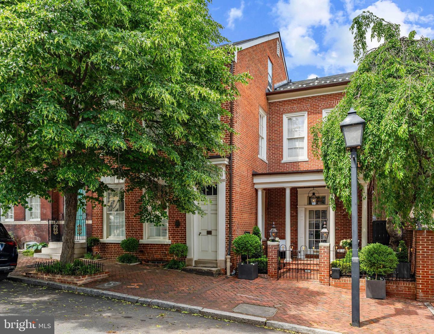 109 DUKE ST, ALEXANDRIA, Virginia 22314, 5 Bedrooms Bedrooms, ,3 BathroomsBathrooms,Residential,For sale,109 DUKE ST,VAAX2044914 MLS # VAAX2044914