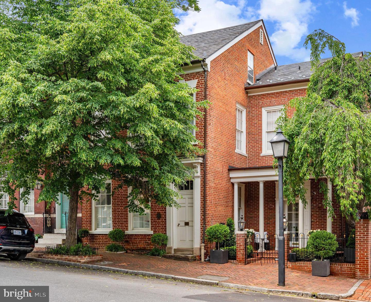 109 DUKE ST, ALEXANDRIA, Virginia 22314, 5 Bedrooms Bedrooms, ,3 BathroomsBathrooms,Residential,For sale,109 DUKE ST,VAAX2044914 MLS # VAAX2044914