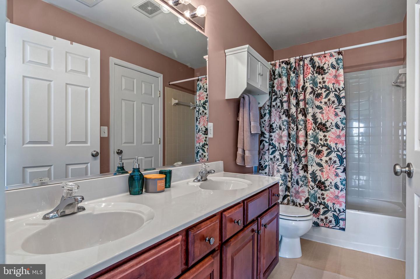 961 DEVONSHIRE CIR, PURCELLVILLE, Virginia 20132, 4 Bedrooms Bedrooms, ,3 BathroomsBathrooms,Residential,For sale,961 DEVONSHIRE CIR,VALO2095438 MLS # VALO2095438