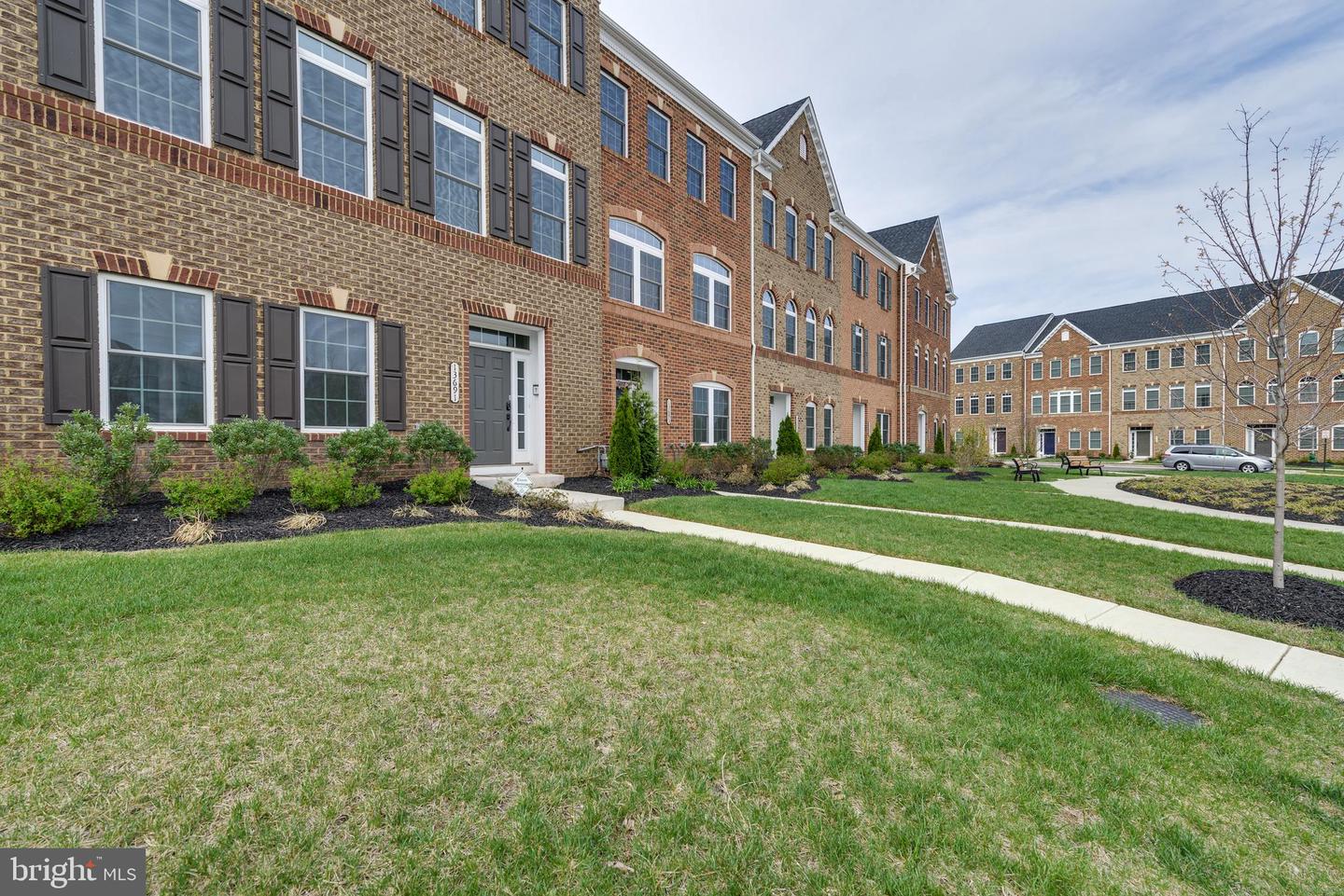13691 NEIL ARMSTRONG AVE, HERNDON, Virginia 20171, 5 Bedrooms Bedrooms, ,4 BathroomsBathrooms,Residential,For sale,13691 NEIL ARMSTRONG AVE,VAFX2238352 MLS # VAFX2238352