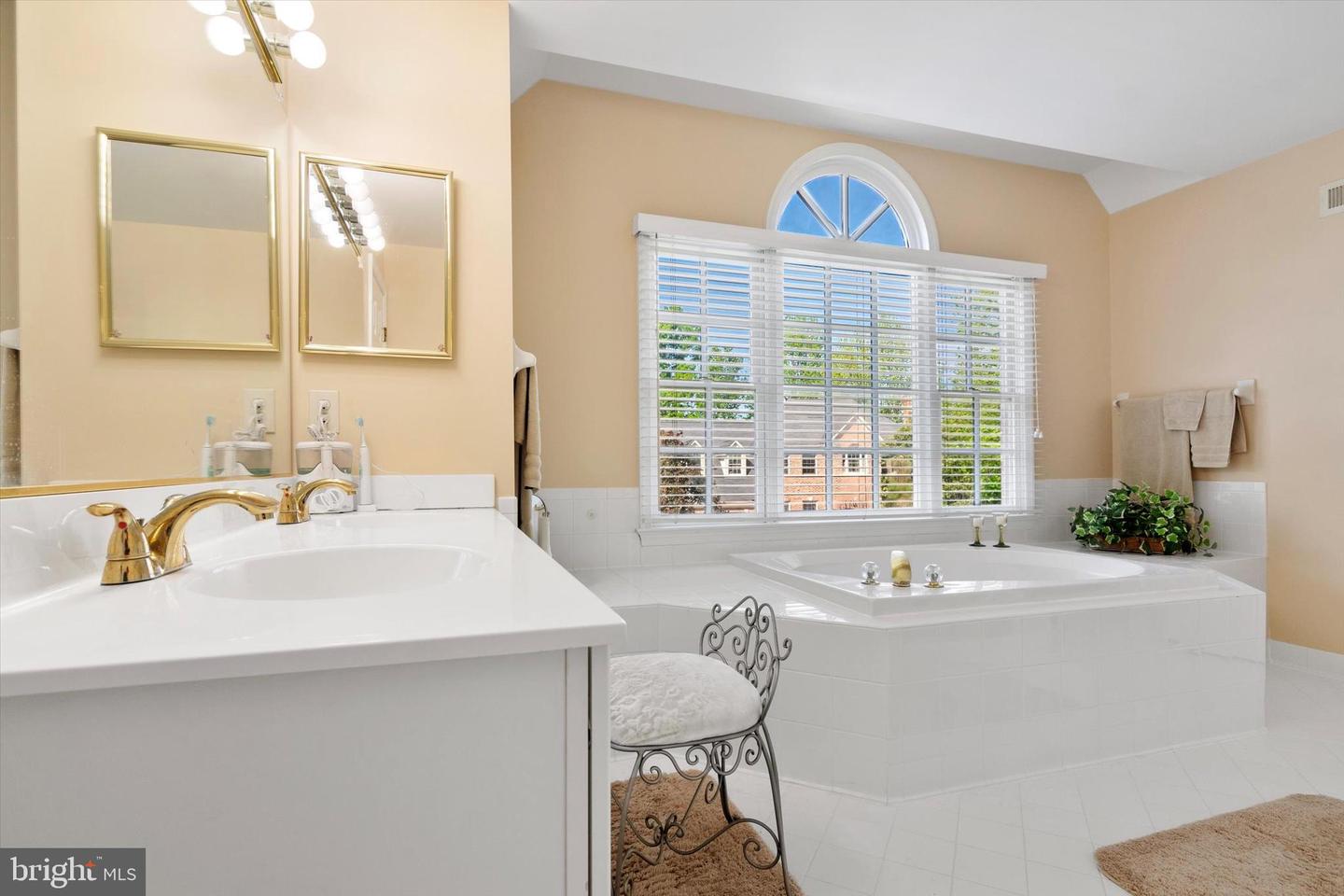 5800 WESTCHESTER ST, ALEXANDRIA, Virginia 22310, 4 Bedrooms Bedrooms, ,3 BathroomsBathrooms,Residential,For sale,5800 WESTCHESTER ST,VAFX2238384 MLS # VAFX2238384