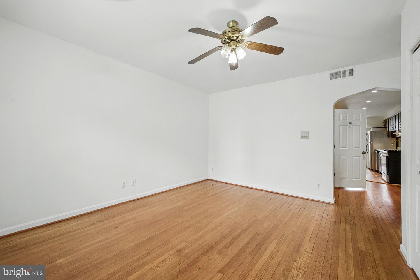 945 RANDOLPH ST NW #A, WASHINGTON, District Of Columbia 20011, 1 Bedroom Bedrooms, ,1 BathroomBathrooms,Residential,For sale,945 RANDOLPH ST NW #A,DCDC2198816 MLS # DCDC2198816