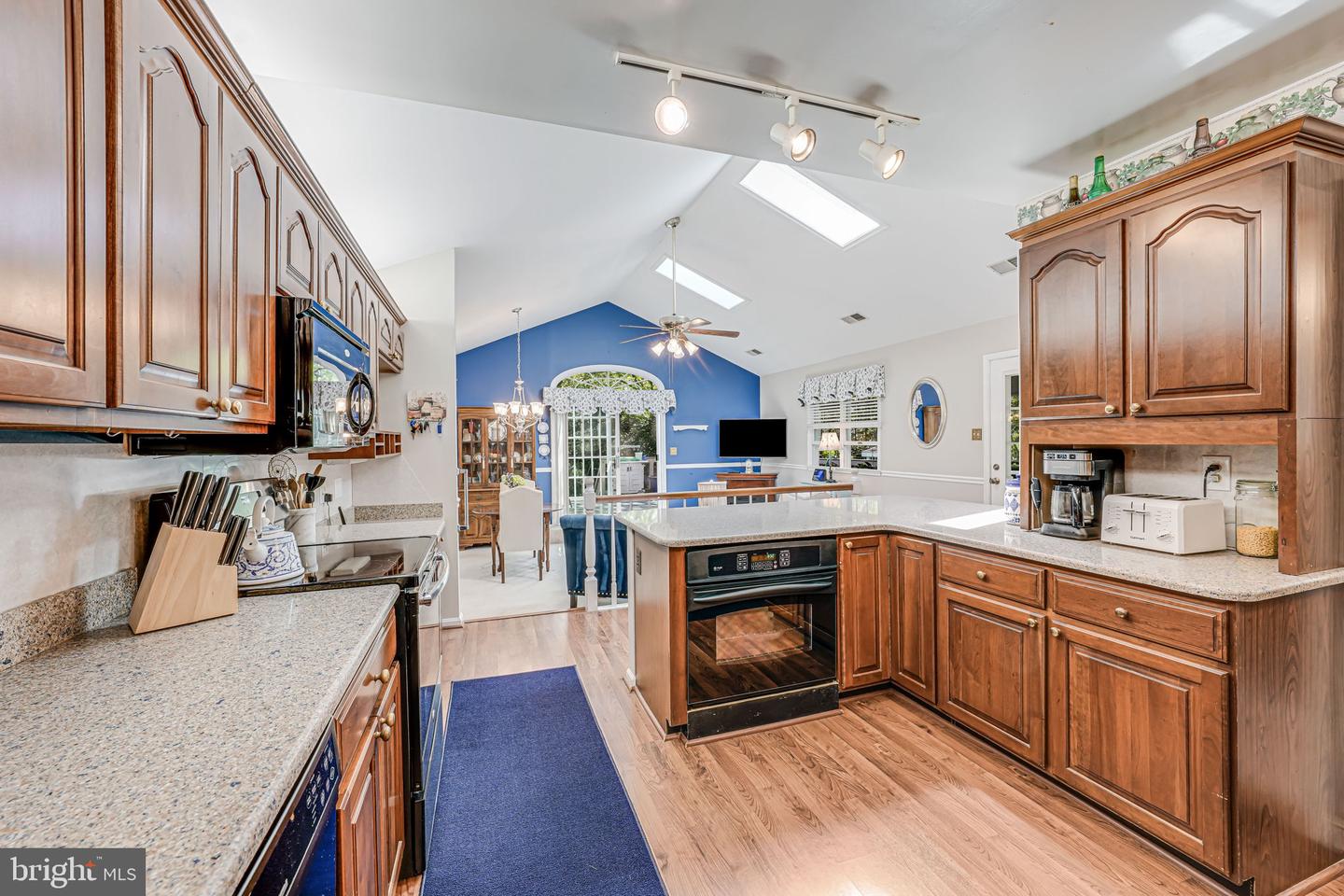 7131 MURRAY LN, ANNANDALE, Virginia 22003, 7 Bedrooms Bedrooms, ,3 BathroomsBathrooms,Residential,For sale,7131 MURRAY LN,VAFX2238414 MLS # VAFX2238414