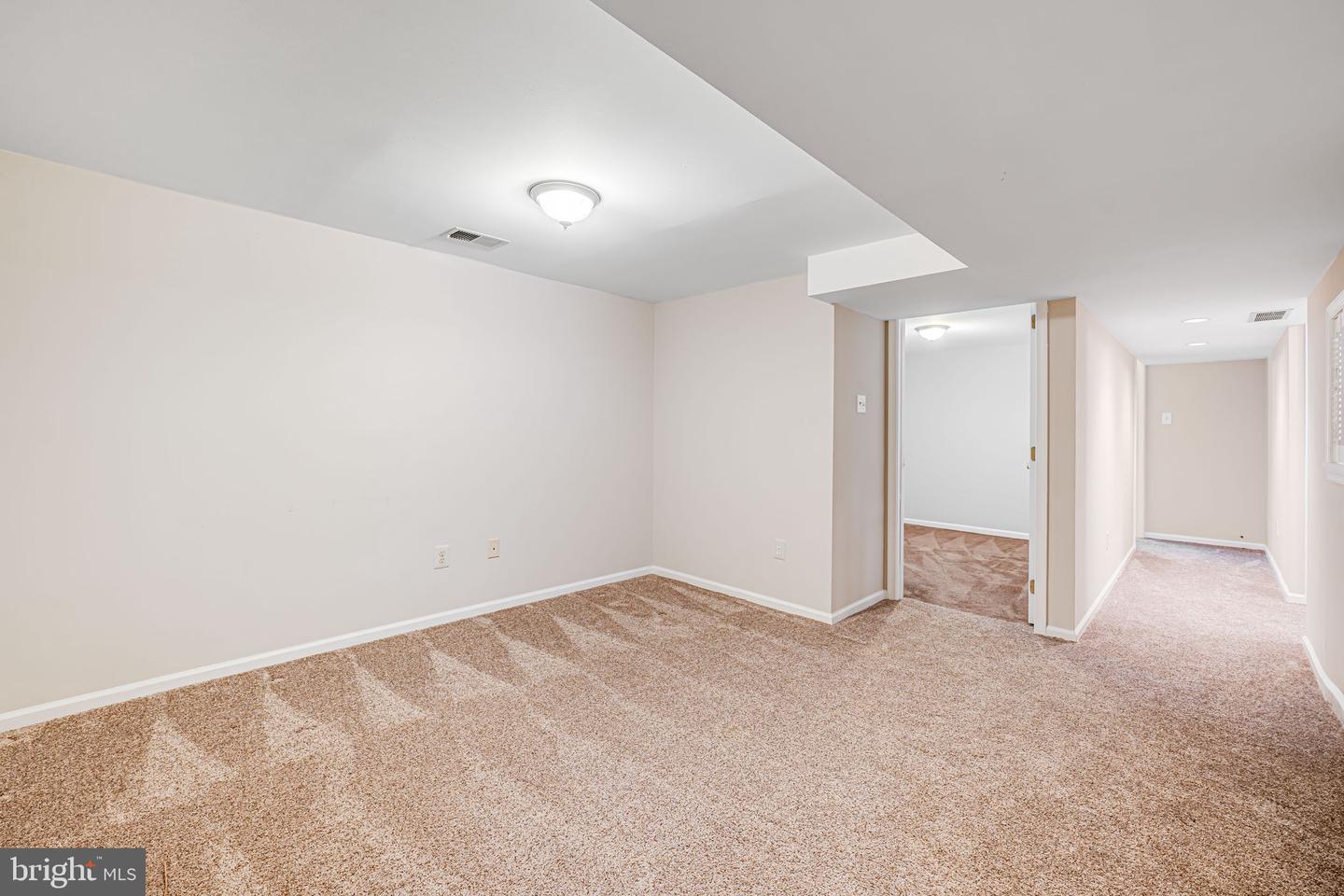 7131 MURRAY LN, ANNANDALE, Virginia 22003, 7 Bedrooms Bedrooms, ,3 BathroomsBathrooms,Residential,For sale,7131 MURRAY LN,VAFX2238414 MLS # VAFX2238414