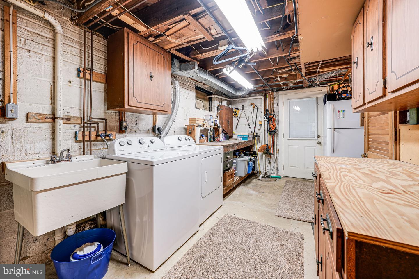 7131 MURRAY LN, ANNANDALE, Virginia 22003, 7 Bedrooms Bedrooms, ,3 BathroomsBathrooms,Residential,For sale,7131 MURRAY LN,VAFX2238414 MLS # VAFX2238414