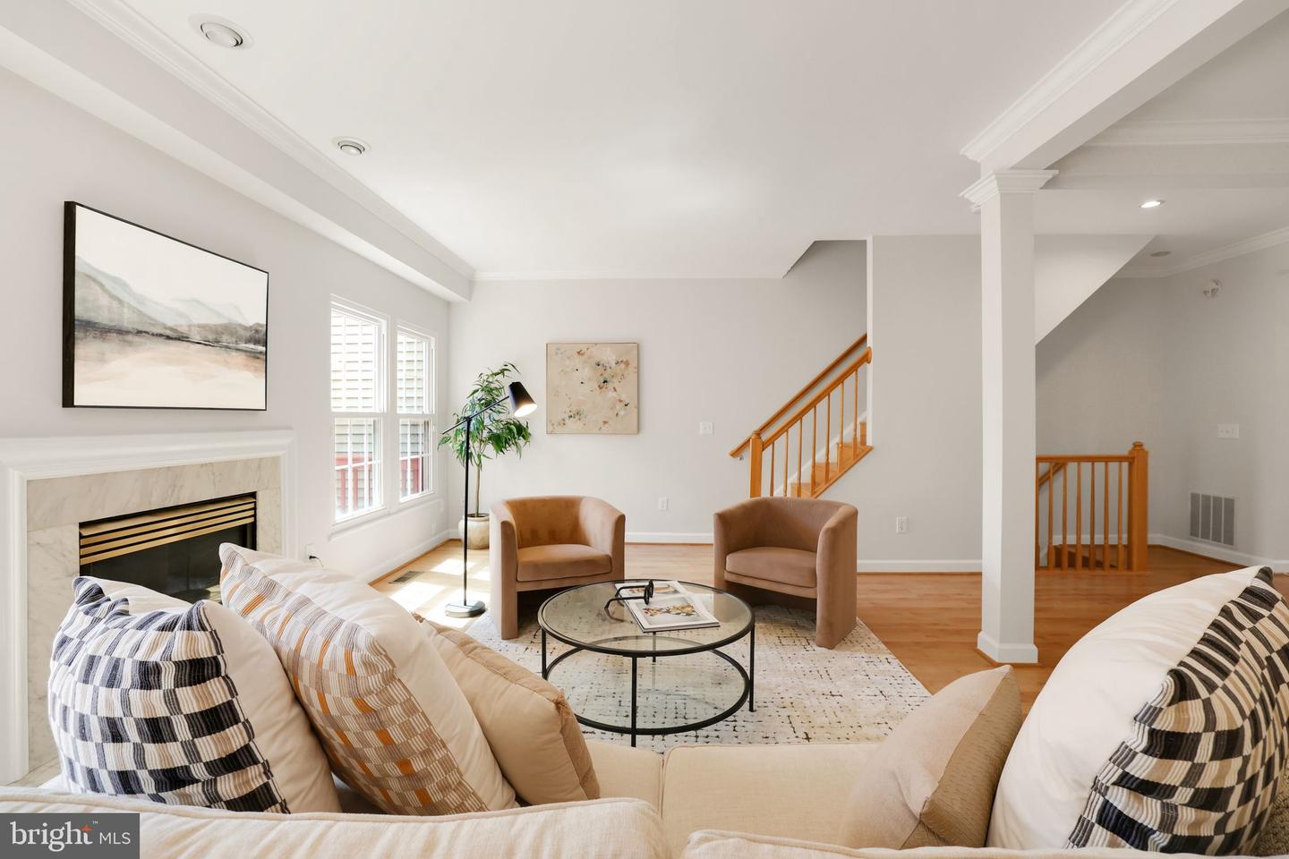 20962 MARTINGALE SQ, STERLING, Virginia 20165, 3 Bedrooms Bedrooms, ,2 BathroomsBathrooms,Residential,For sale,20962 MARTINGALE SQ,VALO2095470 MLS # VALO2095470