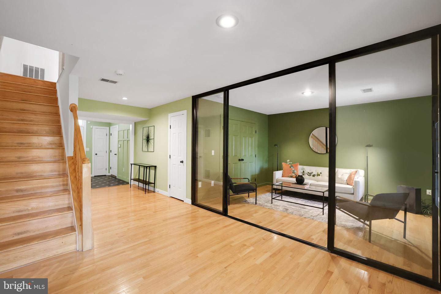 20962 MARTINGALE SQ, STERLING, Virginia 20165, 3 Bedrooms Bedrooms, ,2 BathroomsBathrooms,Residential,For sale,20962 MARTINGALE SQ,VALO2095470 MLS # VALO2095470