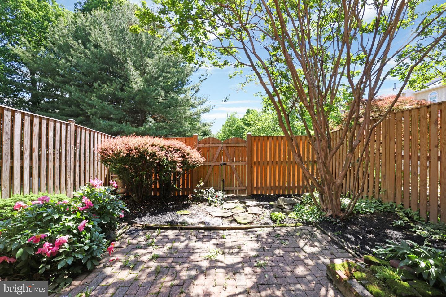 20962 MARTINGALE SQ, STERLING, Virginia 20165, 3 Bedrooms Bedrooms, ,2 BathroomsBathrooms,Residential,For sale,20962 MARTINGALE SQ,VALO2095470 MLS # VALO2095470