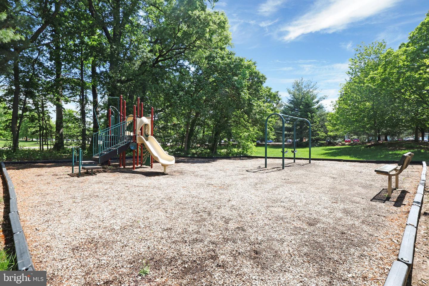 20962 MARTINGALE SQ, STERLING, Virginia 20165, 3 Bedrooms Bedrooms, ,2 BathroomsBathrooms,Residential,For sale,20962 MARTINGALE SQ,VALO2095470 MLS # VALO2095470