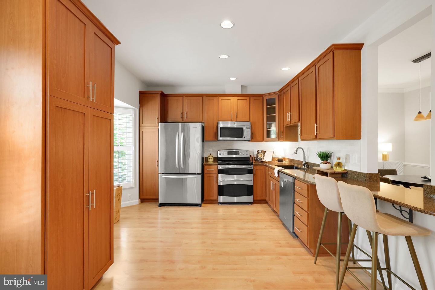 20962 MARTINGALE SQ, STERLING, Virginia 20165, 3 Bedrooms Bedrooms, ,2 BathroomsBathrooms,Residential,For sale,20962 MARTINGALE SQ,VALO2095470 MLS # VALO2095470