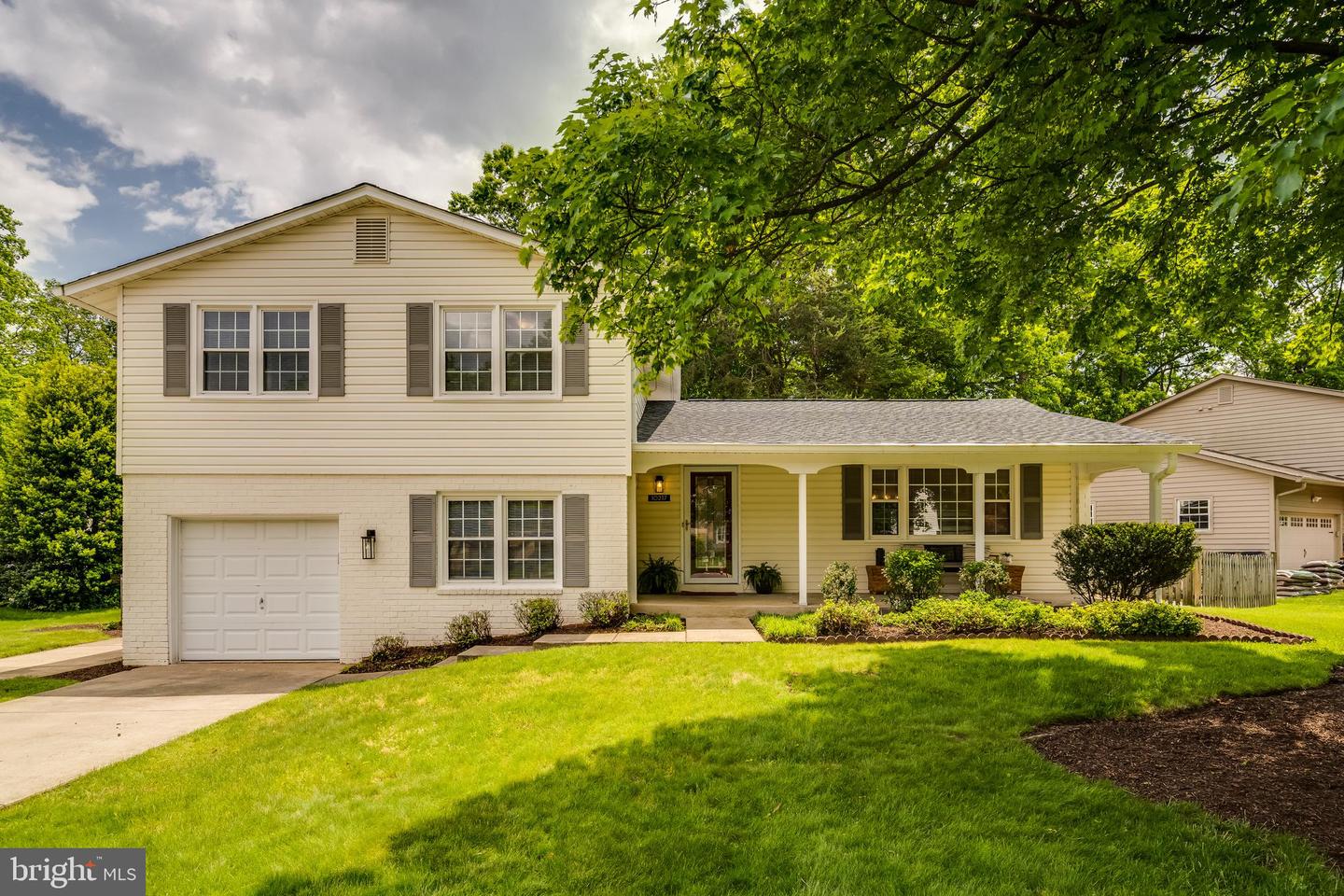 10217 PUMPHREY CT, FAIRFAX, Virginia 22032, 4 Bedrooms Bedrooms, ,3 BathroomsBathrooms,Residential,For sale,10217 PUMPHREY CT,VAFX2238476 MLS # VAFX2238476