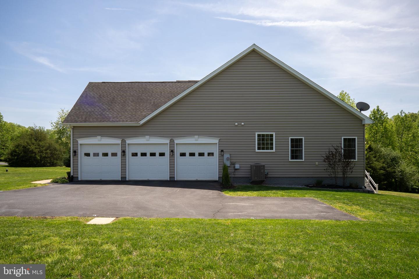 92 MCPHERSON DR, FREDERICKSBURG, Virginia 22406, 5 Bedrooms Bedrooms, ,4 BathroomsBathrooms,Residential,For sale,92 MCPHERSON DR,VAST2038526 MLS # VAST2038526