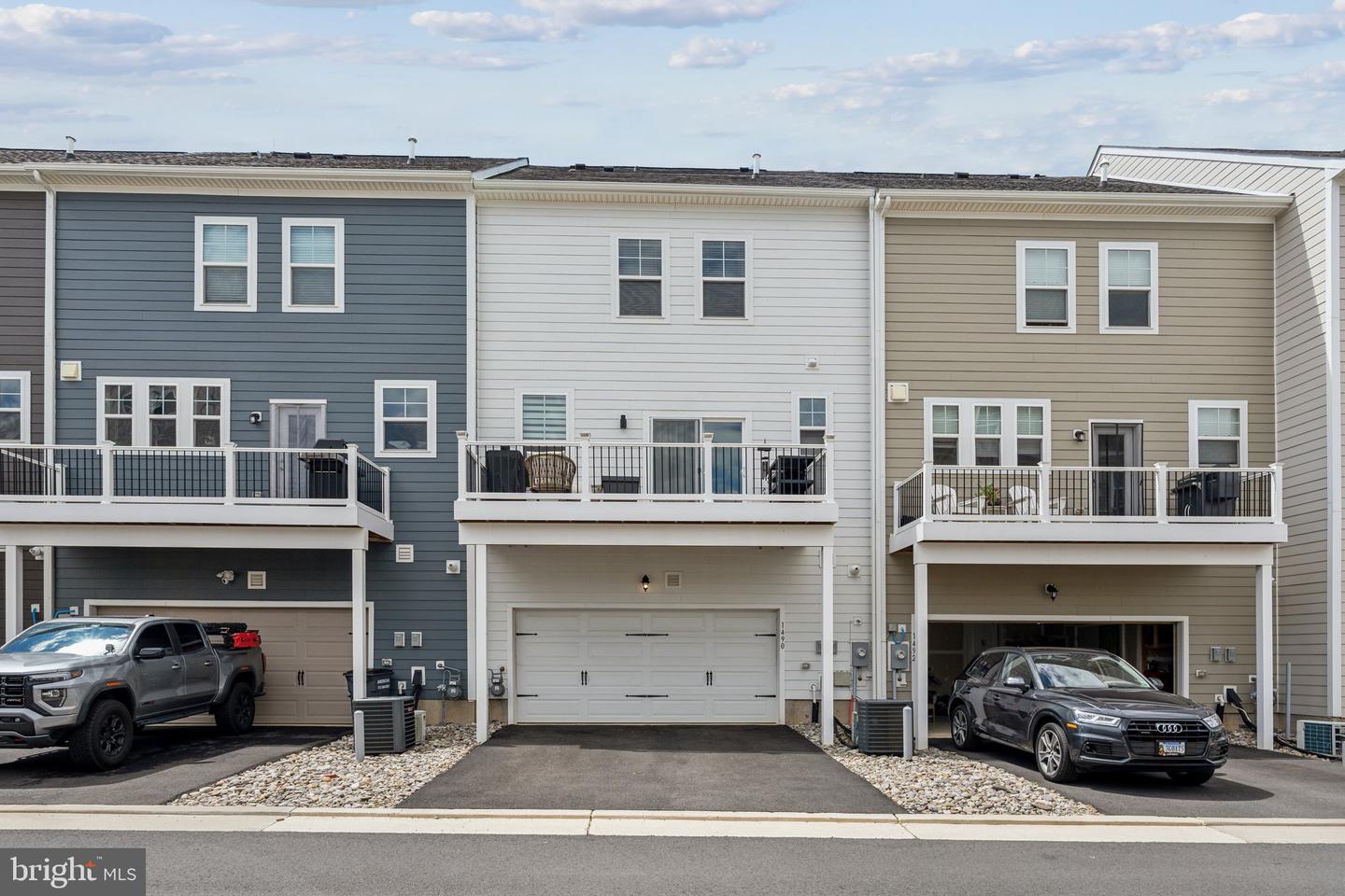 1490 MEADOWLARK GLEN RD, DUMFRIES, Virginia 22026, 4 Bedrooms Bedrooms, ,2 BathroomsBathrooms,Residential,For sale,1490 MEADOWLARK GLEN RD,VAPW2093884 MLS # VAPW2093884