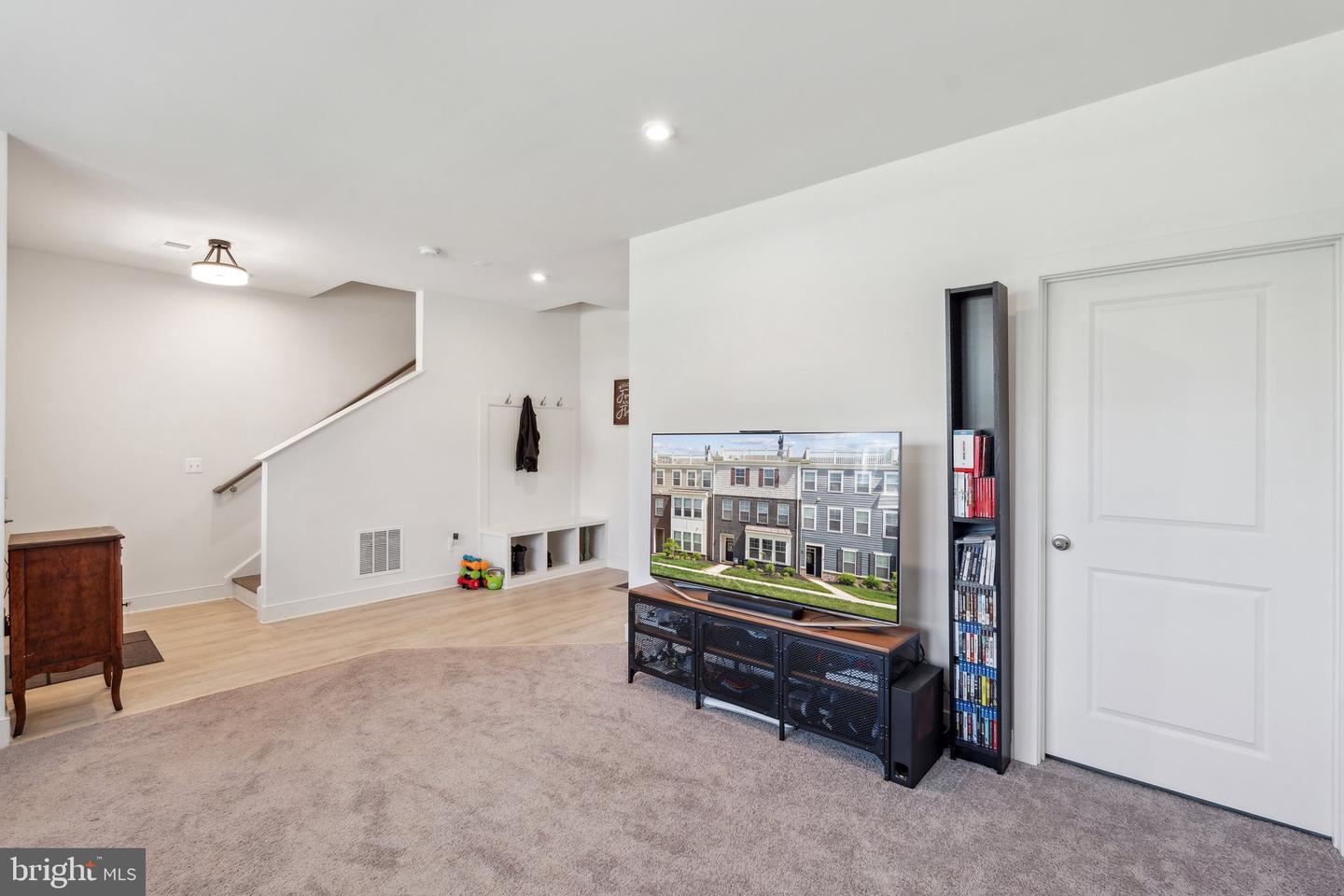 1490 MEADOWLARK GLEN RD, DUMFRIES, Virginia 22026, 4 Bedrooms Bedrooms, ,2 BathroomsBathrooms,Residential,For sale,1490 MEADOWLARK GLEN RD,VAPW2093884 MLS # VAPW2093884
