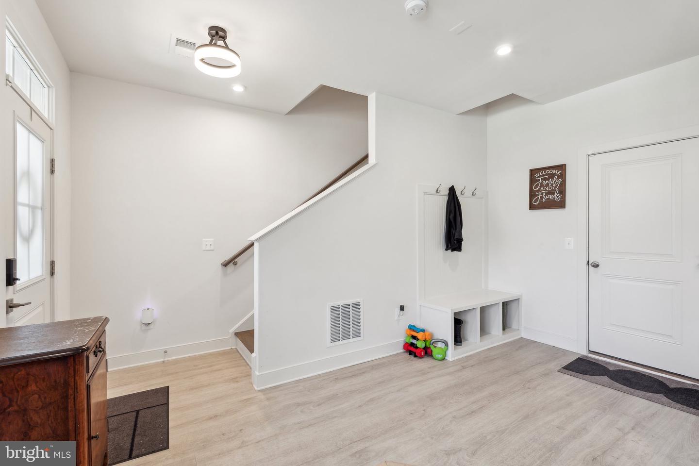 1490 MEADOWLARK GLEN RD, DUMFRIES, Virginia 22026, 4 Bedrooms Bedrooms, ,2 BathroomsBathrooms,Residential,For sale,1490 MEADOWLARK GLEN RD,VAPW2093884 MLS # VAPW2093884