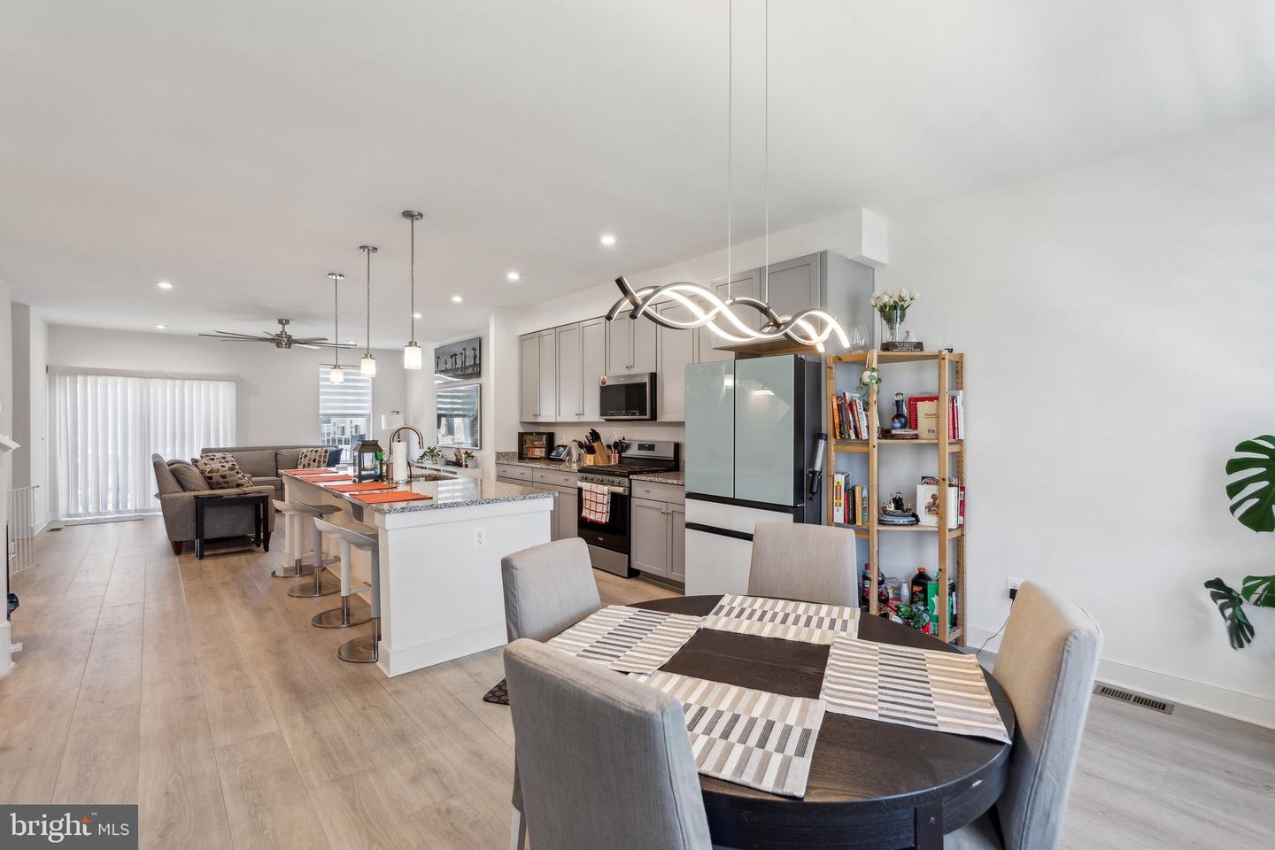 1490 MEADOWLARK GLEN RD, DUMFRIES, Virginia 22026, 4 Bedrooms Bedrooms, ,2 BathroomsBathrooms,Residential,For sale,1490 MEADOWLARK GLEN RD,VAPW2093884 MLS # VAPW2093884