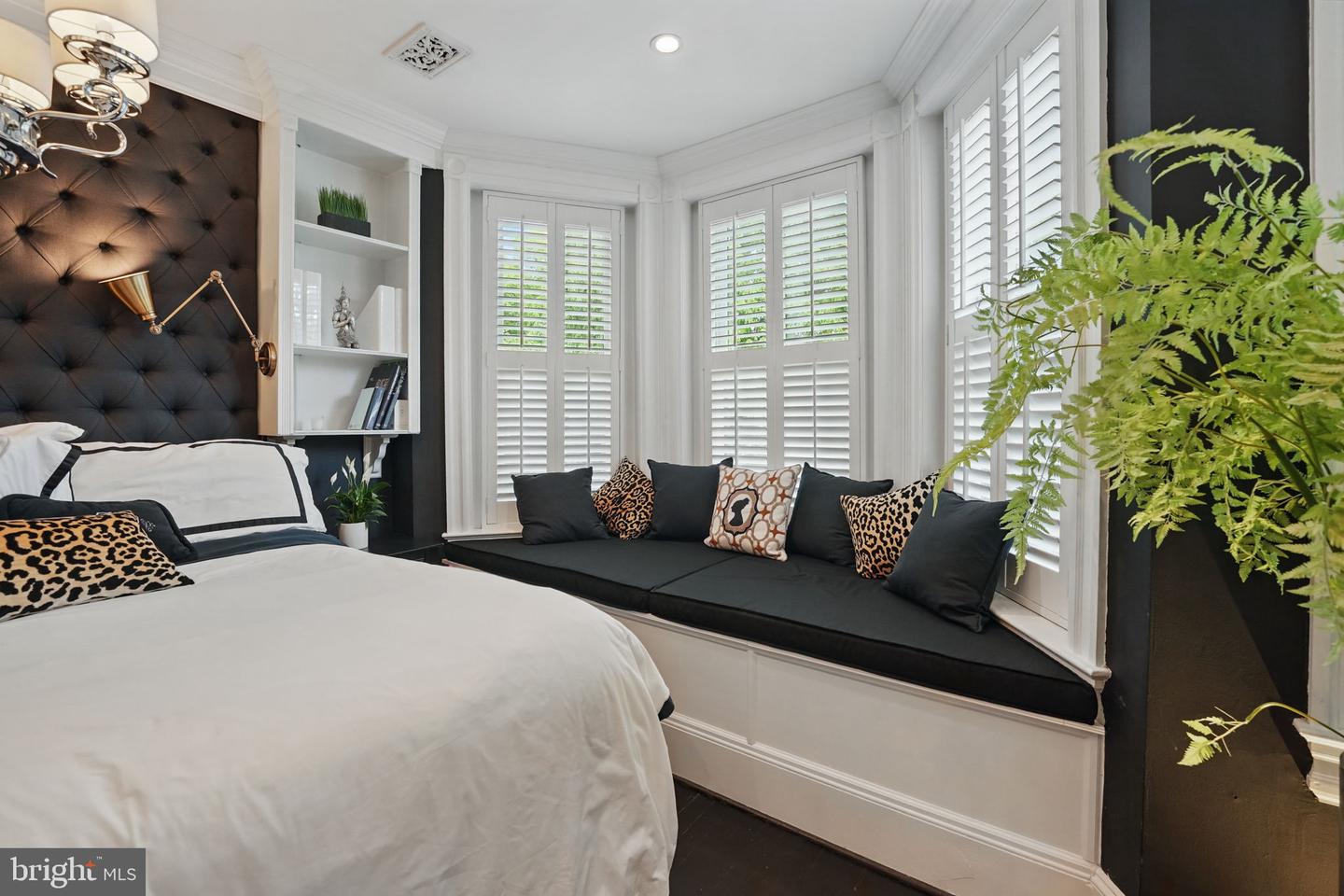 624 14TH ST NE, WASHINGTON, District Of Columbia 20002, 4 Bedrooms Bedrooms, ,3 BathroomsBathrooms,Residential,For sale,624 14TH ST NE,DCDC2198906 MLS # DCDC2198906