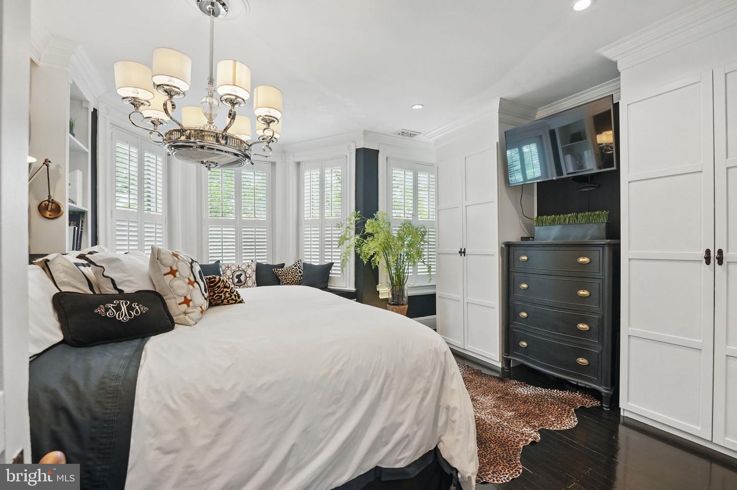 624 14TH ST NE, WASHINGTON, District Of Columbia 20002, 4 Bedrooms Bedrooms, ,3 BathroomsBathrooms,Residential,For sale,624 14TH ST NE,DCDC2198906 MLS # DCDC2198906