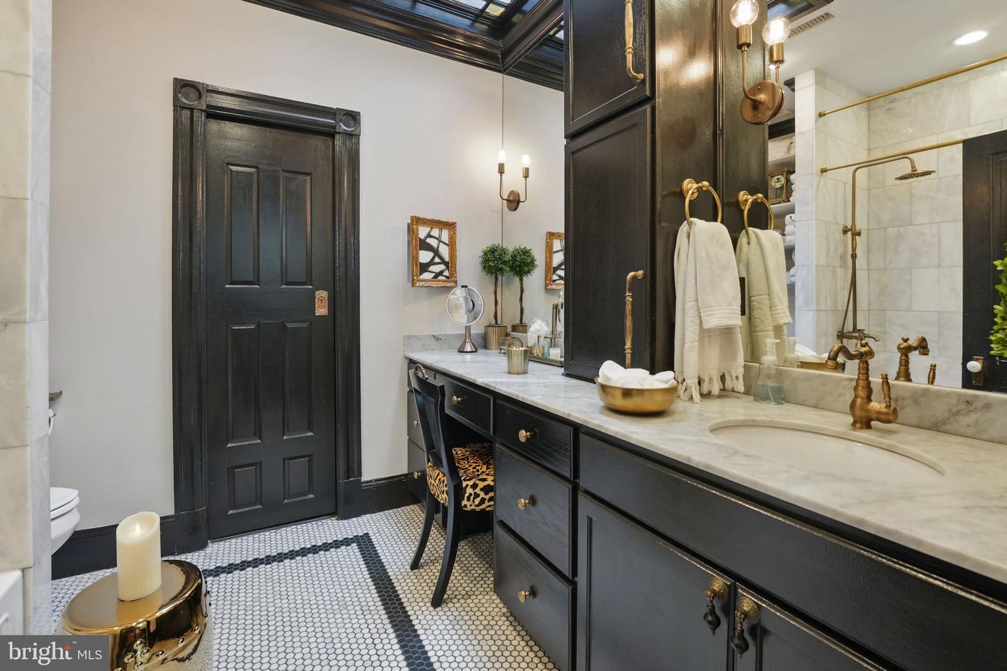 624 14TH ST NE, WASHINGTON, District Of Columbia 20002, 4 Bedrooms Bedrooms, ,3 BathroomsBathrooms,Residential,For sale,624 14TH ST NE,DCDC2198906 MLS # DCDC2198906