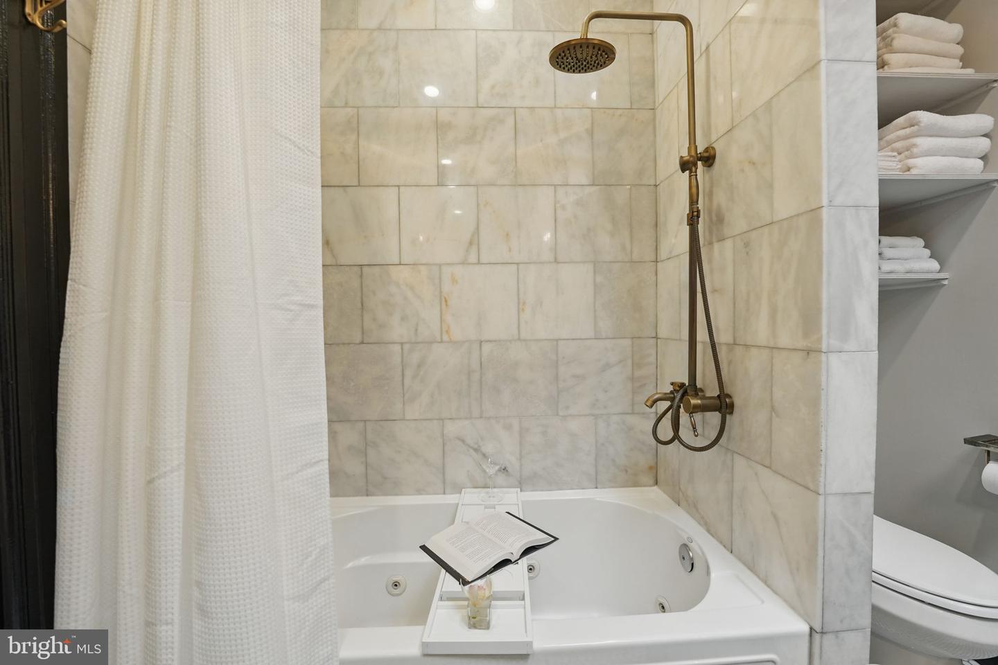 624 14TH ST NE, WASHINGTON, District Of Columbia 20002, 4 Bedrooms Bedrooms, ,3 BathroomsBathrooms,Residential,For sale,624 14TH ST NE,DCDC2198906 MLS # DCDC2198906