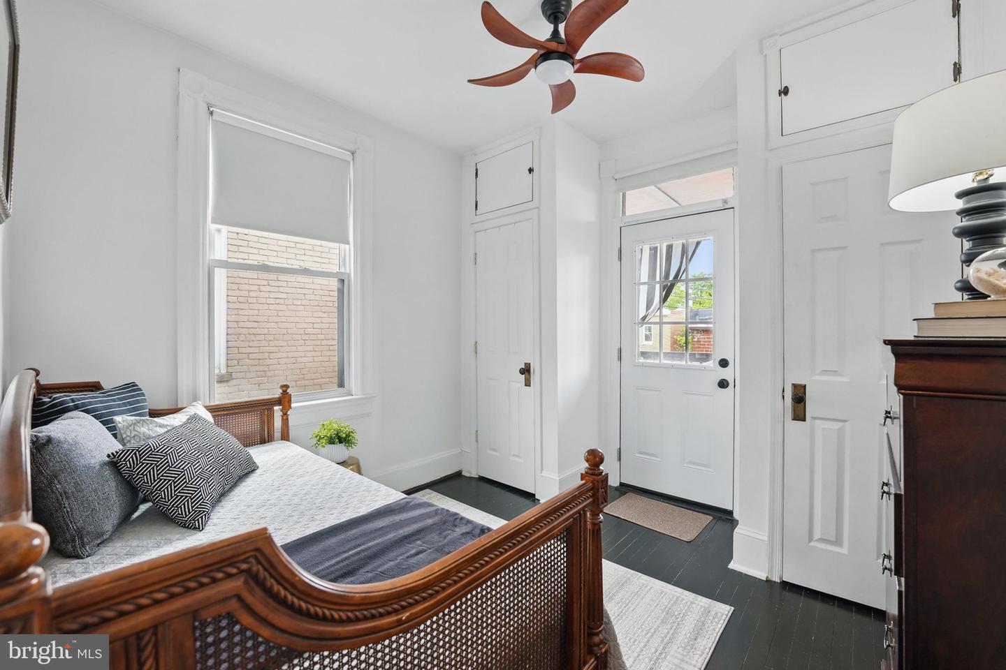 624 14TH ST NE, WASHINGTON, District Of Columbia 20002, 4 Bedrooms Bedrooms, ,3 BathroomsBathrooms,Residential,For sale,624 14TH ST NE,DCDC2198906 MLS # DCDC2198906
