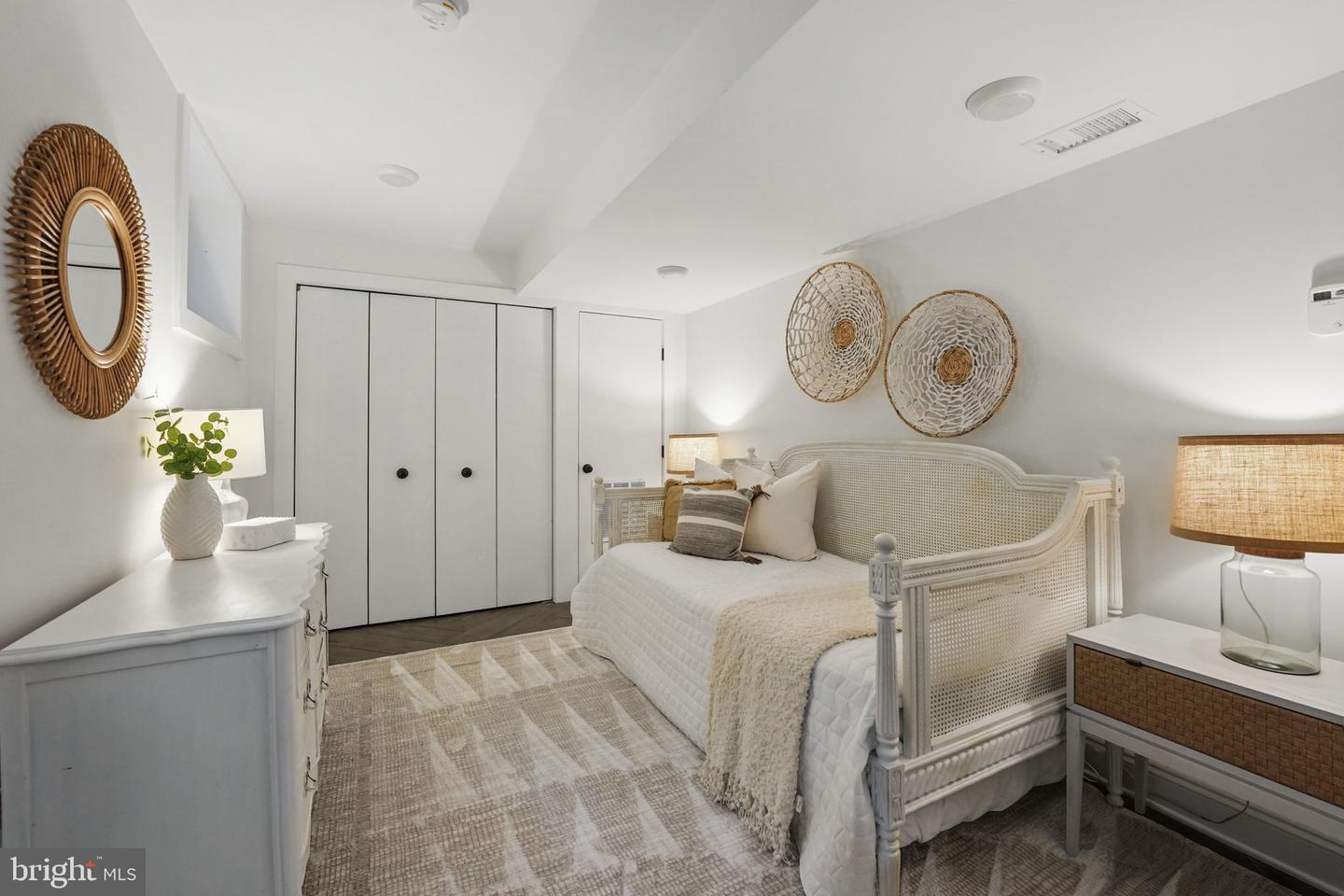 624 14TH ST NE, WASHINGTON, District Of Columbia 20002, 4 Bedrooms Bedrooms, ,3 BathroomsBathrooms,Residential,For sale,624 14TH ST NE,DCDC2198906 MLS # DCDC2198906