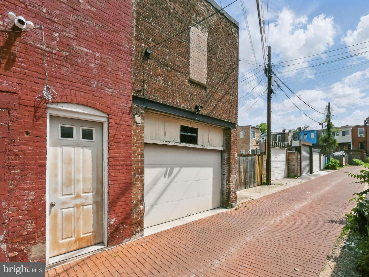 624 14TH ST NE, WASHINGTON, District Of Columbia 20002, 4 Bedrooms Bedrooms, ,3 BathroomsBathrooms,Residential,For sale,624 14TH ST NE,DCDC2198906 MLS # DCDC2198906