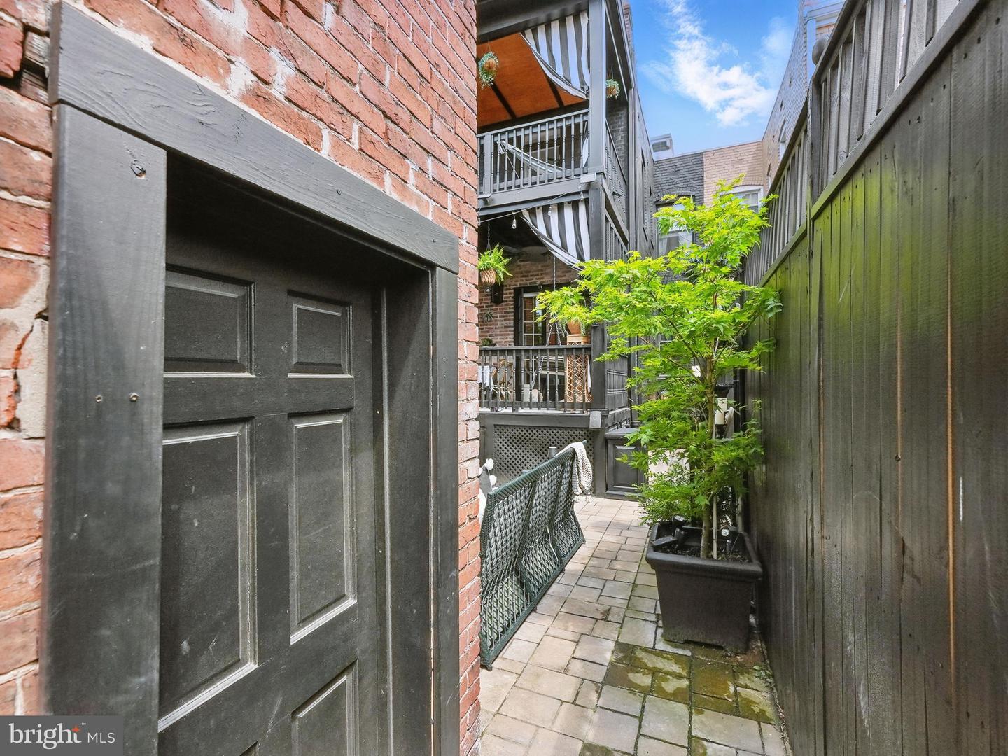 624 14TH ST NE, WASHINGTON, District Of Columbia 20002, 4 Bedrooms Bedrooms, ,3 BathroomsBathrooms,Residential,For sale,624 14TH ST NE,DCDC2198906 MLS # DCDC2198906