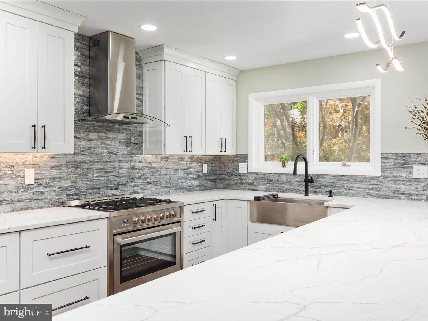4041 41ST ST N, MCLEAN, Virginia 22101, 5 Bedrooms Bedrooms, ,3 BathroomsBathrooms,Residential,For sale,4041 41ST ST N,VAFX2238536 MLS # VAFX2238536