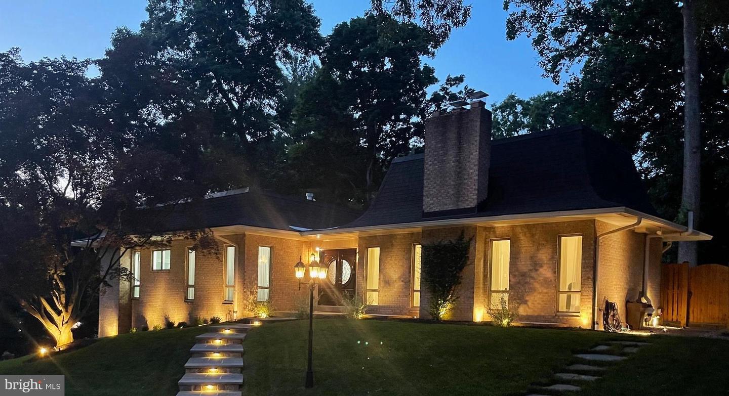 4041 41ST ST N, MCLEAN, Virginia 22101, 5 Bedrooms Bedrooms, ,3 BathroomsBathrooms,Residential,For sale,4041 41ST ST N,VAFX2238536 MLS # VAFX2238536