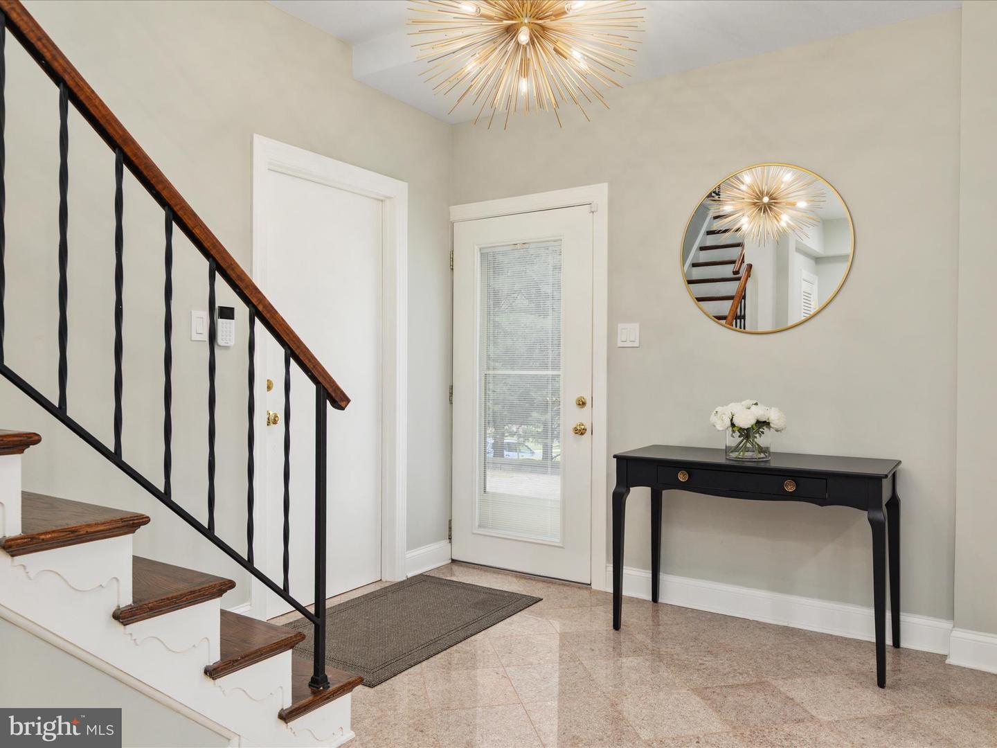 4041 41ST ST N, MCLEAN, Virginia 22101, 5 Bedrooms Bedrooms, ,3 BathroomsBathrooms,Residential,For sale,4041 41ST ST N,VAFX2238536 MLS # VAFX2238536