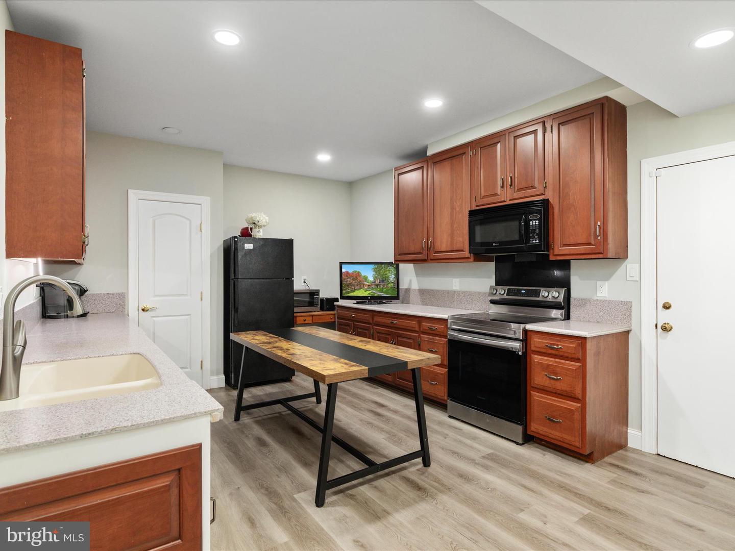 4041 41ST ST N, MCLEAN, Virginia 22101, 5 Bedrooms Bedrooms, ,3 BathroomsBathrooms,Residential,For sale,4041 41ST ST N,VAFX2238536 MLS # VAFX2238536