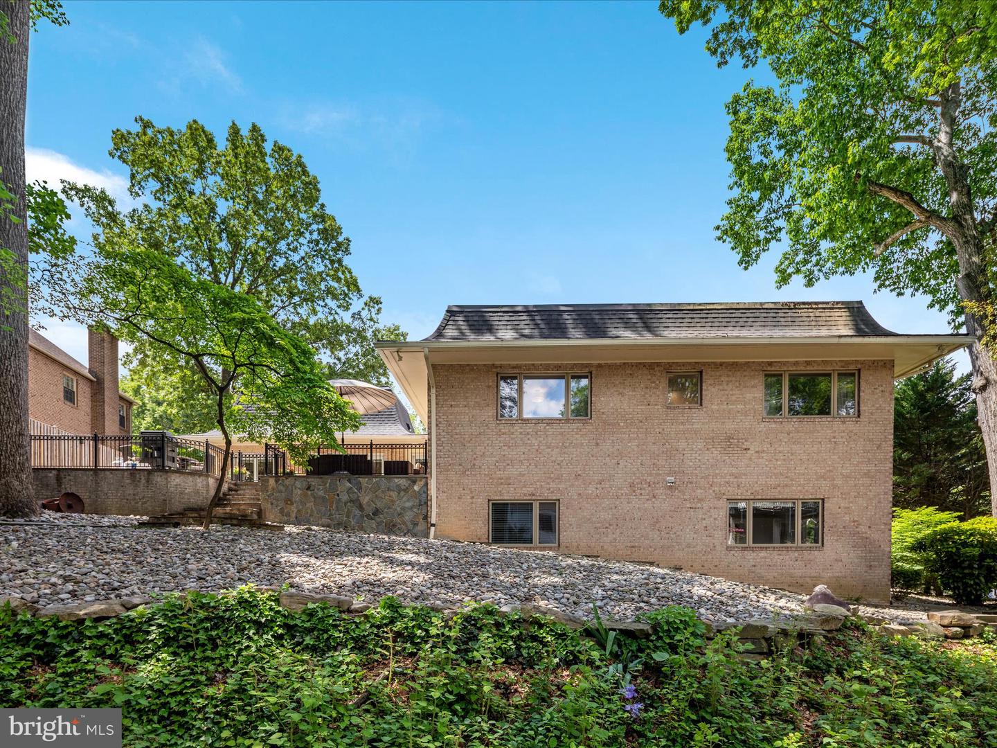 4041 41ST ST N, MCLEAN, Virginia 22101, 5 Bedrooms Bedrooms, ,3 BathroomsBathrooms,Residential,For sale,4041 41ST ST N,VAFX2238536 MLS # VAFX2238536