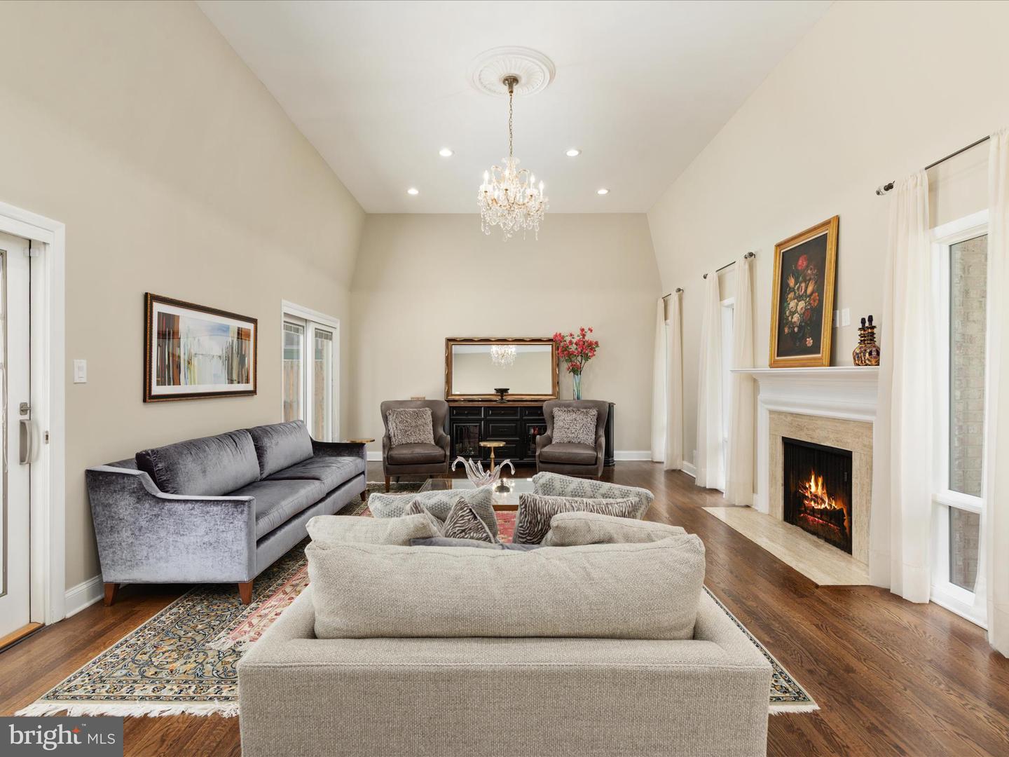 4041 41ST ST N, MCLEAN, Virginia 22101, 5 Bedrooms Bedrooms, ,3 BathroomsBathrooms,Residential,For sale,4041 41ST ST N,VAFX2238536 MLS # VAFX2238536