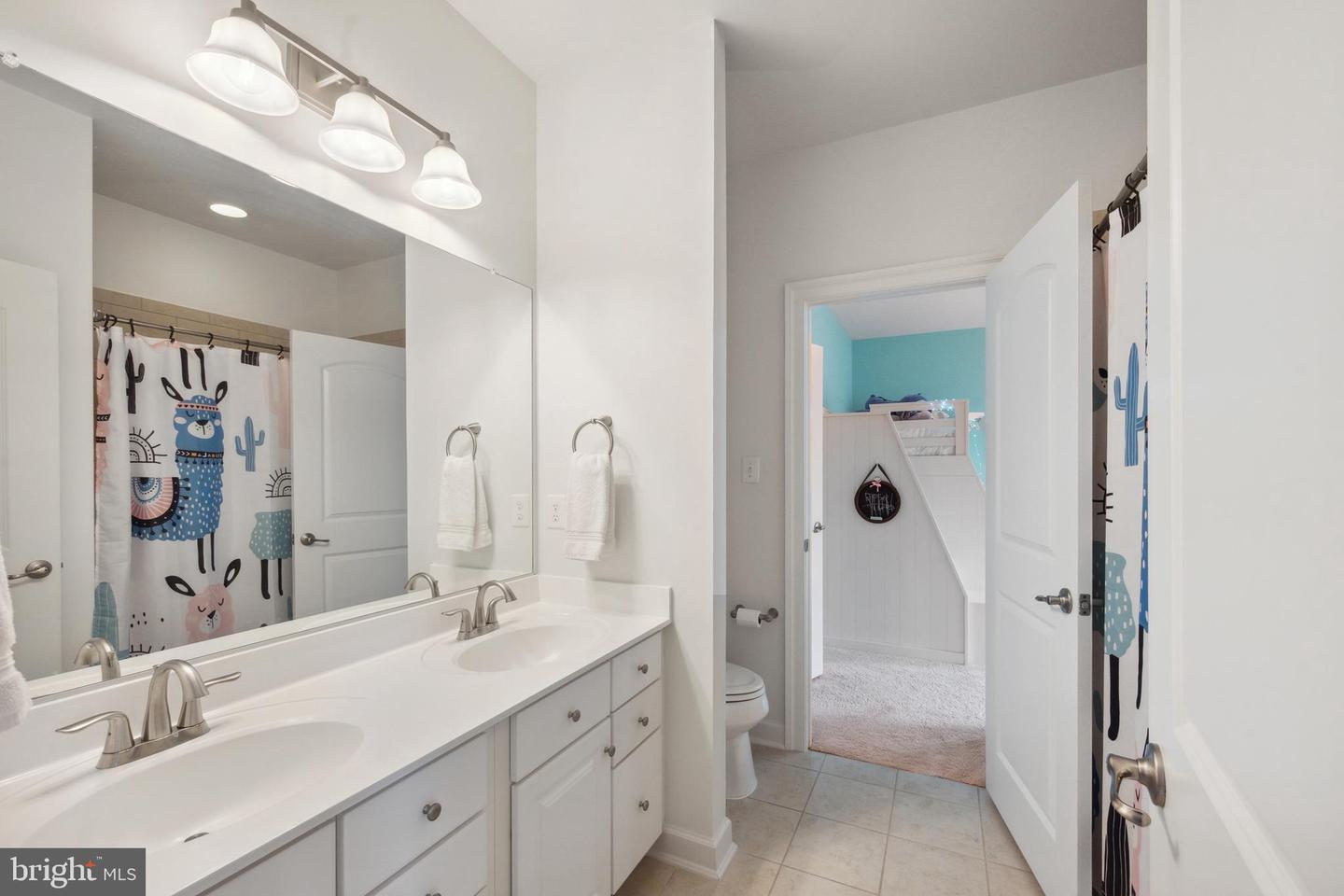 7578 GLEN POINTE CT, SPRINGFIELD, Virginia 22153, 5 Bedrooms Bedrooms, 20 Rooms Rooms,4 BathroomsBathrooms,Residential,For sale,7578 GLEN POINTE CT,VAFX2238568 MLS # VAFX2238568