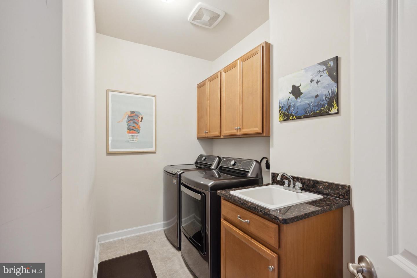 7578 GLEN POINTE CT, SPRINGFIELD, Virginia 22153, 5 Bedrooms Bedrooms, 20 Rooms Rooms,4 BathroomsBathrooms,Residential,For sale,7578 GLEN POINTE CT,VAFX2238568 MLS # VAFX2238568