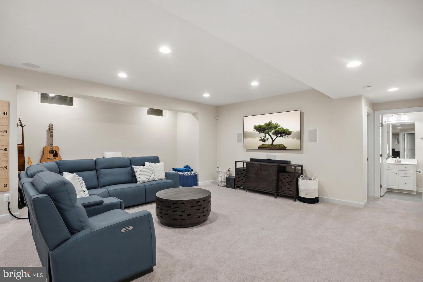 7578 GLEN POINTE CT, SPRINGFIELD, Virginia 22153, 5 Bedrooms Bedrooms, 20 Rooms Rooms,4 BathroomsBathrooms,Residential,For sale,7578 GLEN POINTE CT,VAFX2238568 MLS # VAFX2238568