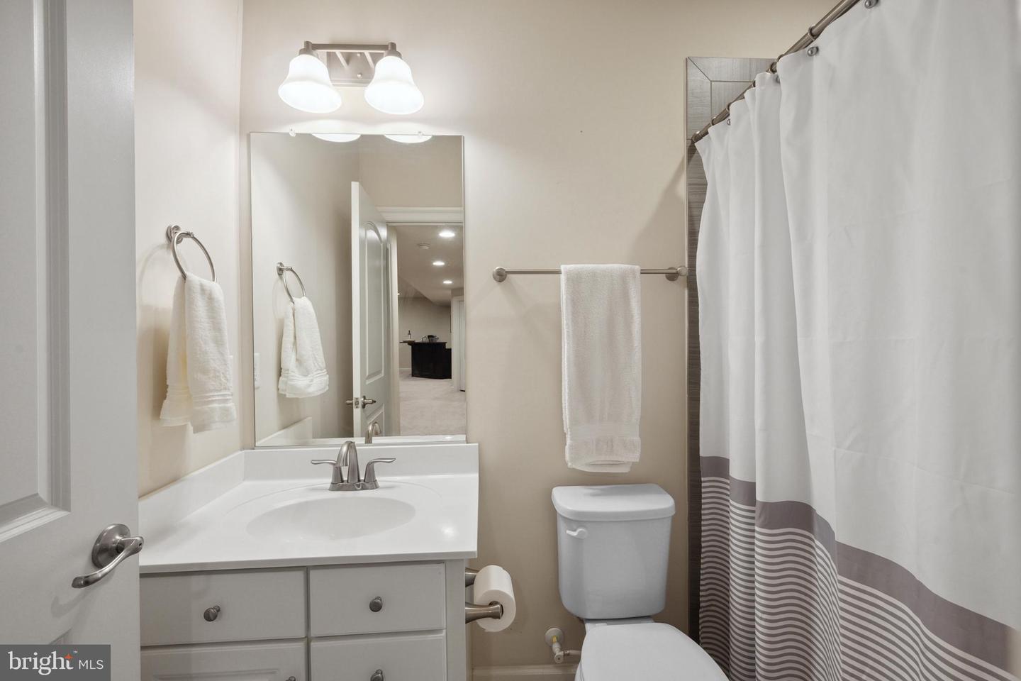 7578 GLEN POINTE CT, SPRINGFIELD, Virginia 22153, 5 Bedrooms Bedrooms, 20 Rooms Rooms,4 BathroomsBathrooms,Residential,For sale,7578 GLEN POINTE CT,VAFX2238568 MLS # VAFX2238568
