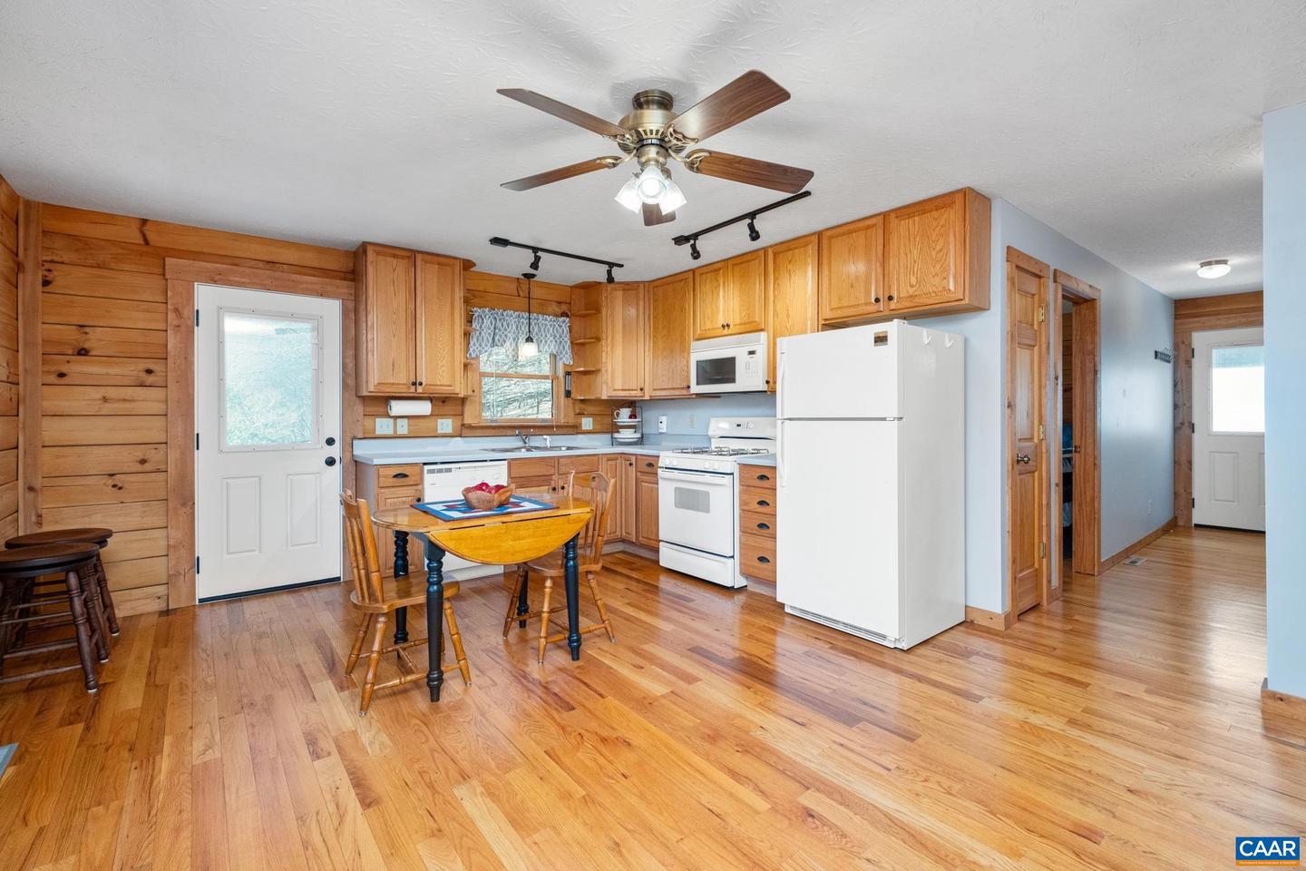 6 OLD ORCHARD LN, ROSELAND, Virginia 22967, 3 Bedrooms Bedrooms, ,3 BathroomsBathrooms,Residential,For sale,6 OLD ORCHARD LN,664064 MLS # 664064