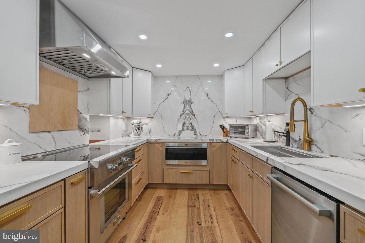 205 YOAKUM PKWY #1617, ALEXANDRIA, Virginia 22304, 2 Bedrooms Bedrooms, ,2 BathroomsBathrooms,Residential,For sale,205 YOAKUM PKWY #1617,VAAX2044894 MLS # VAAX2044894