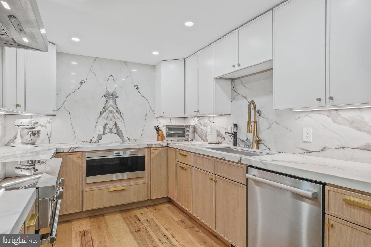 205 YOAKUM PKWY #1617, ALEXANDRIA, Virginia 22304, 2 Bedrooms Bedrooms, ,2 BathroomsBathrooms,Residential,For sale,205 YOAKUM PKWY #1617,VAAX2044894 MLS # VAAX2044894