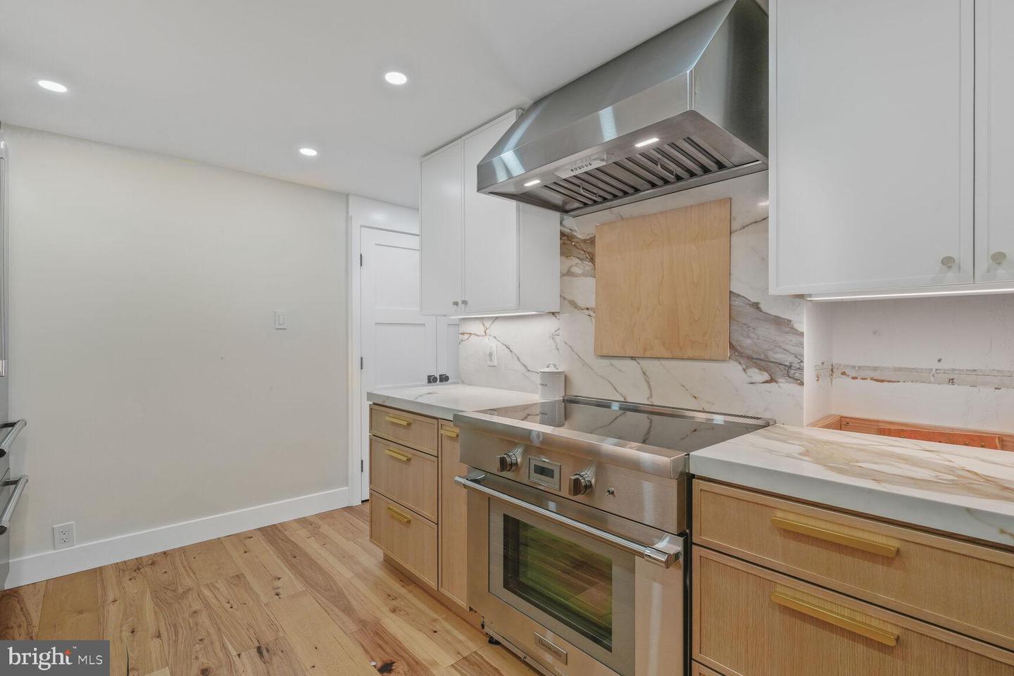 205 YOAKUM PKWY #1617, ALEXANDRIA, Virginia 22304, 2 Bedrooms Bedrooms, ,2 BathroomsBathrooms,Residential,For sale,205 YOAKUM PKWY #1617,VAAX2044894 MLS # VAAX2044894