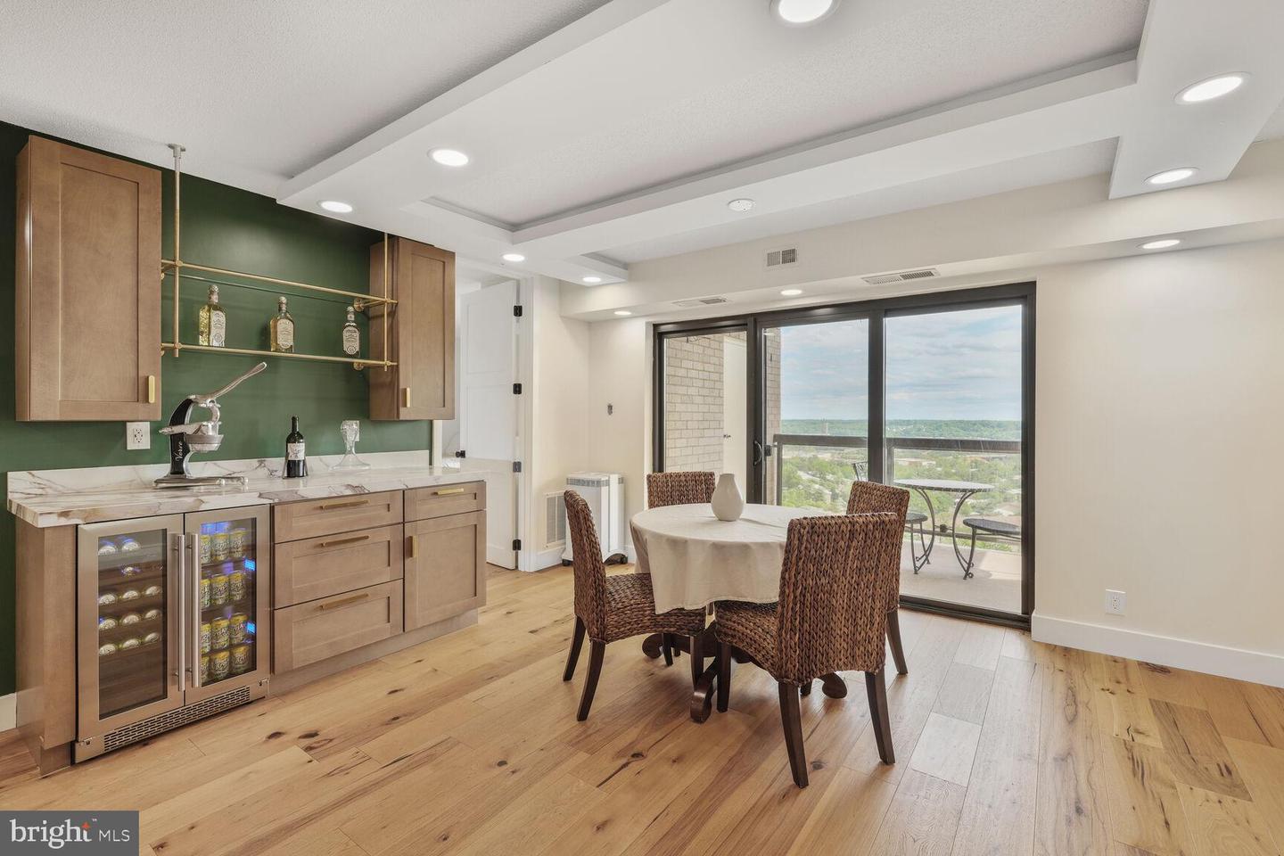 205 YOAKUM PKWY #1617, ALEXANDRIA, Virginia 22304, 2 Bedrooms Bedrooms, ,2 BathroomsBathrooms,Residential,For sale,205 YOAKUM PKWY #1617,VAAX2044894 MLS # VAAX2044894