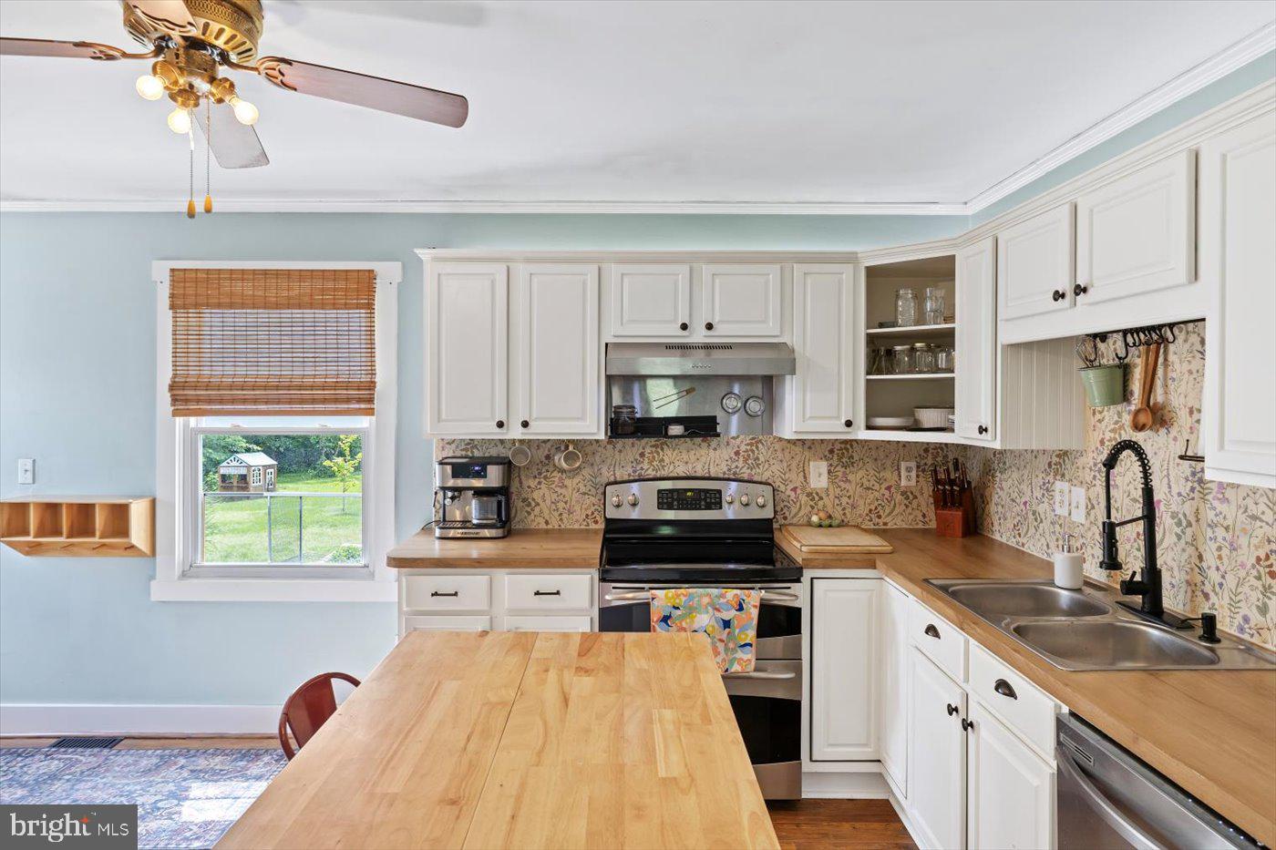 42 BEAGLE RD, FREDERICKSBURG, Virginia 22405, 3 Bedrooms Bedrooms, ,1 BathroomBathrooms,Residential,For sale,42 BEAGLE RD,VAST2038498 MLS # VAST2038498