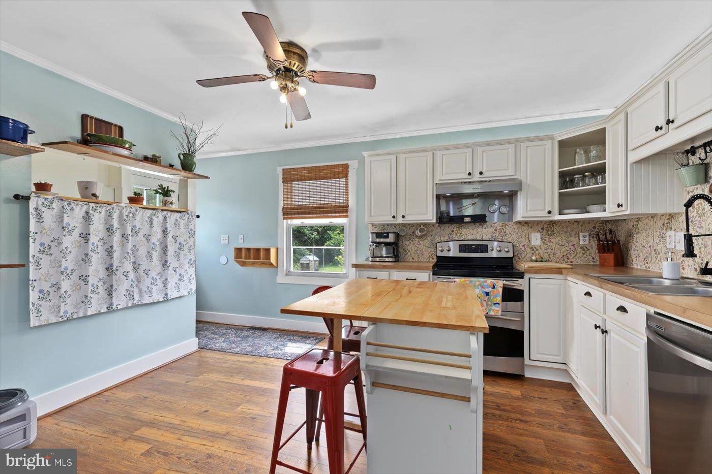 42 BEAGLE RD, FREDERICKSBURG, Virginia 22405, 3 Bedrooms Bedrooms, ,1 BathroomBathrooms,Residential,For sale,42 BEAGLE RD,VAST2038498 MLS # VAST2038498