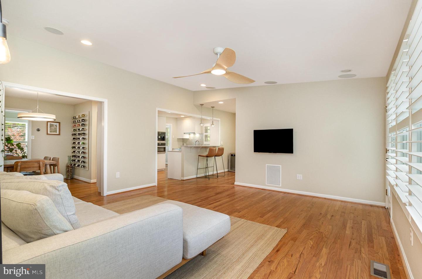 2001 SHENANDOAH RD, ALEXANDRIA, Virginia 22308, 3 Bedrooms Bedrooms, ,2 BathroomsBathrooms,Residential,For sale,2001 SHENANDOAH RD,VAFX2238302 MLS # VAFX2238302