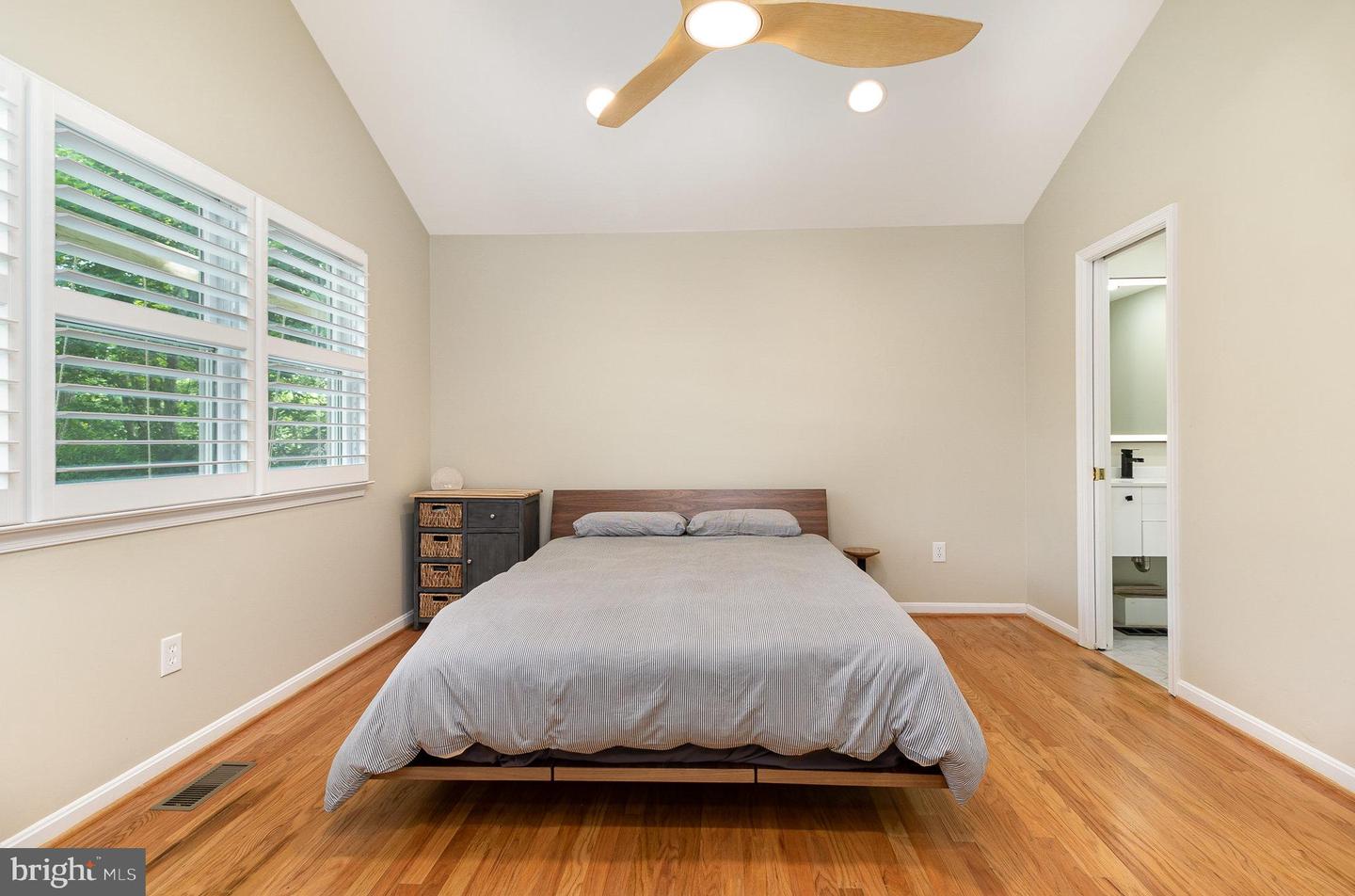 2001 SHENANDOAH RD, ALEXANDRIA, Virginia 22308, 3 Bedrooms Bedrooms, ,2 BathroomsBathrooms,Residential,For sale,2001 SHENANDOAH RD,VAFX2238302 MLS # VAFX2238302