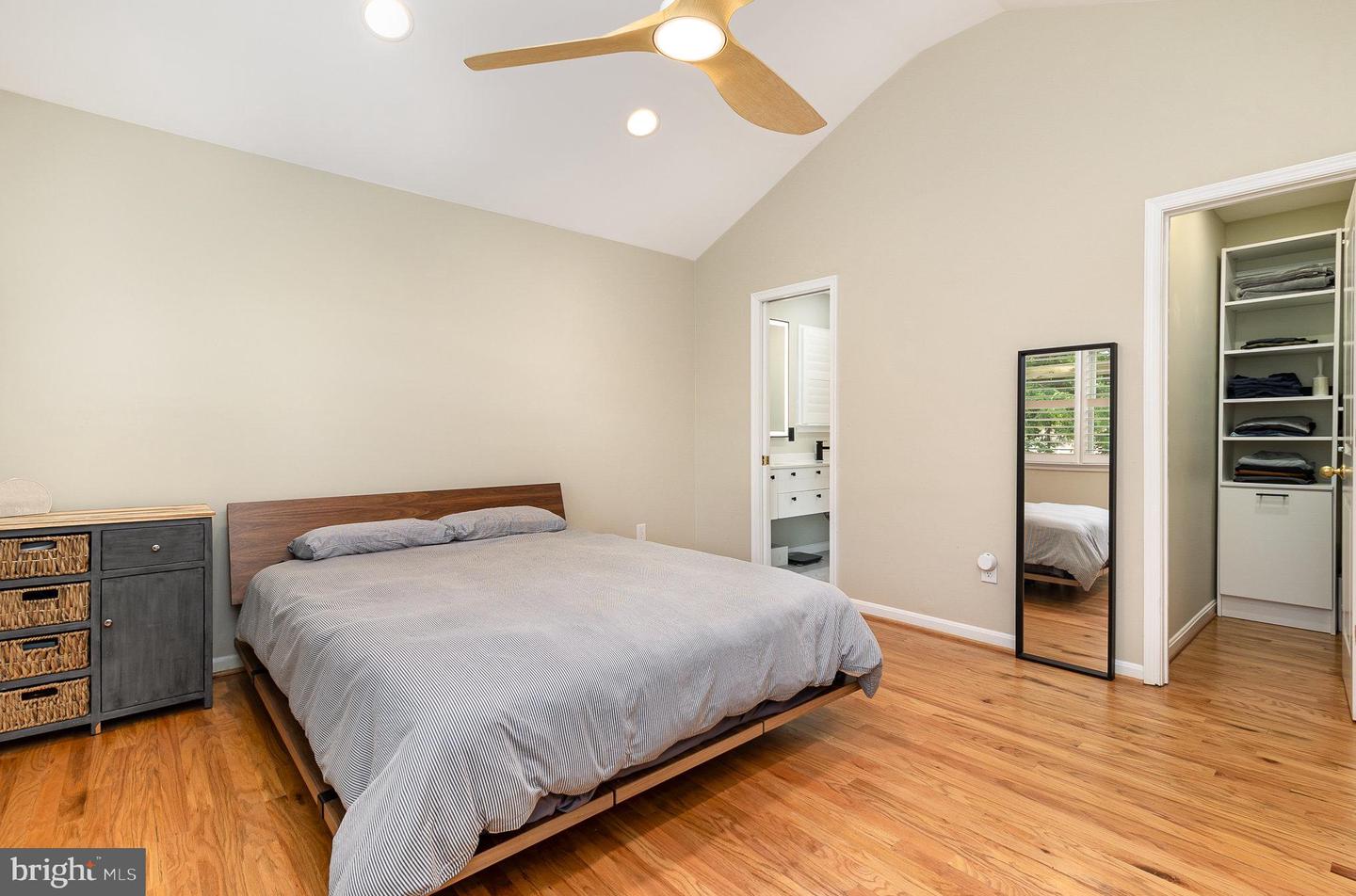 2001 SHENANDOAH RD, ALEXANDRIA, Virginia 22308, 3 Bedrooms Bedrooms, ,2 BathroomsBathrooms,Residential,For sale,2001 SHENANDOAH RD,VAFX2238302 MLS # VAFX2238302