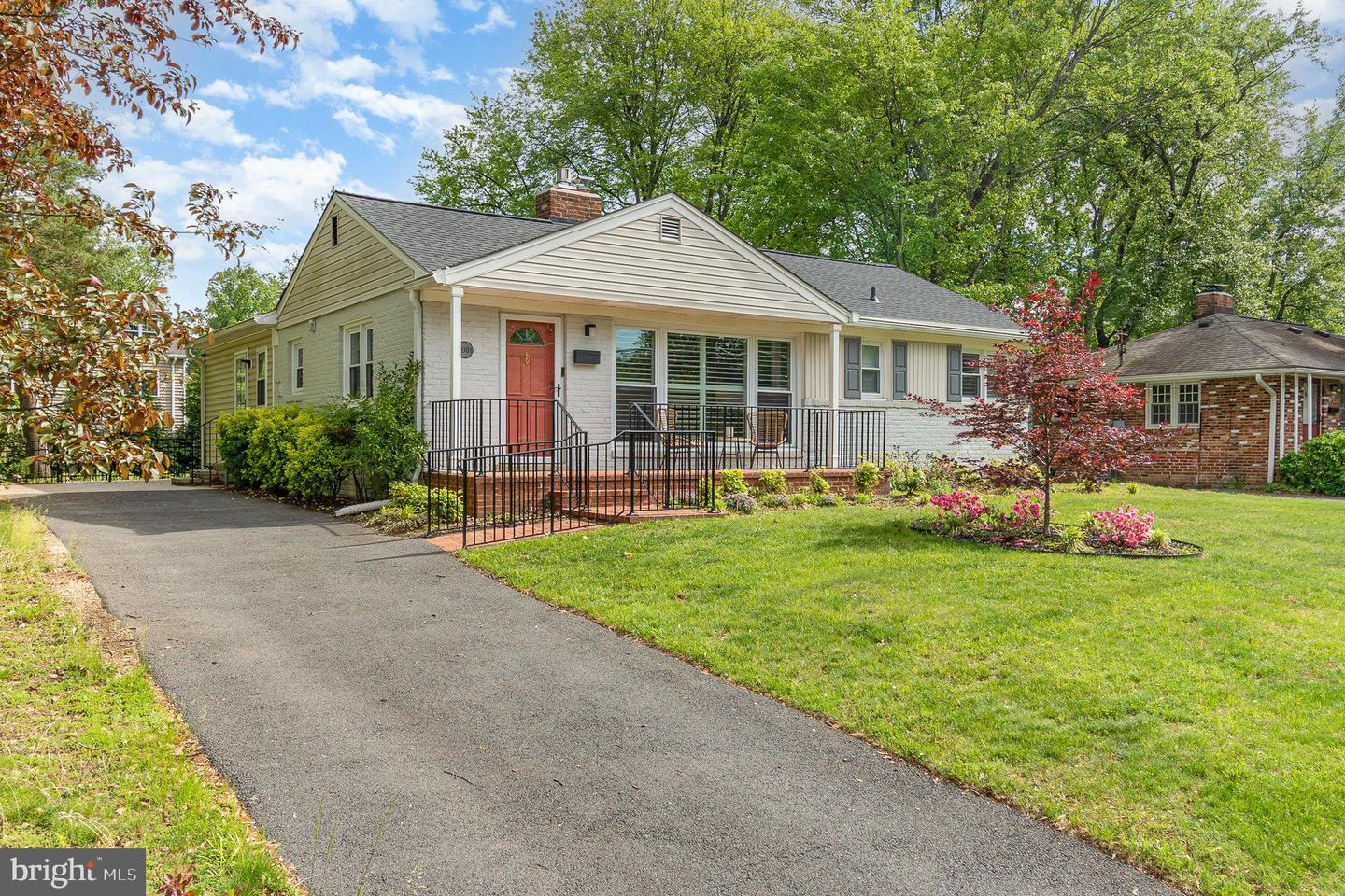 2001 SHENANDOAH RD, ALEXANDRIA, Virginia 22308, 3 Bedrooms Bedrooms, ,2 BathroomsBathrooms,Residential,For sale,2001 SHENANDOAH RD,VAFX2238302 MLS # VAFX2238302