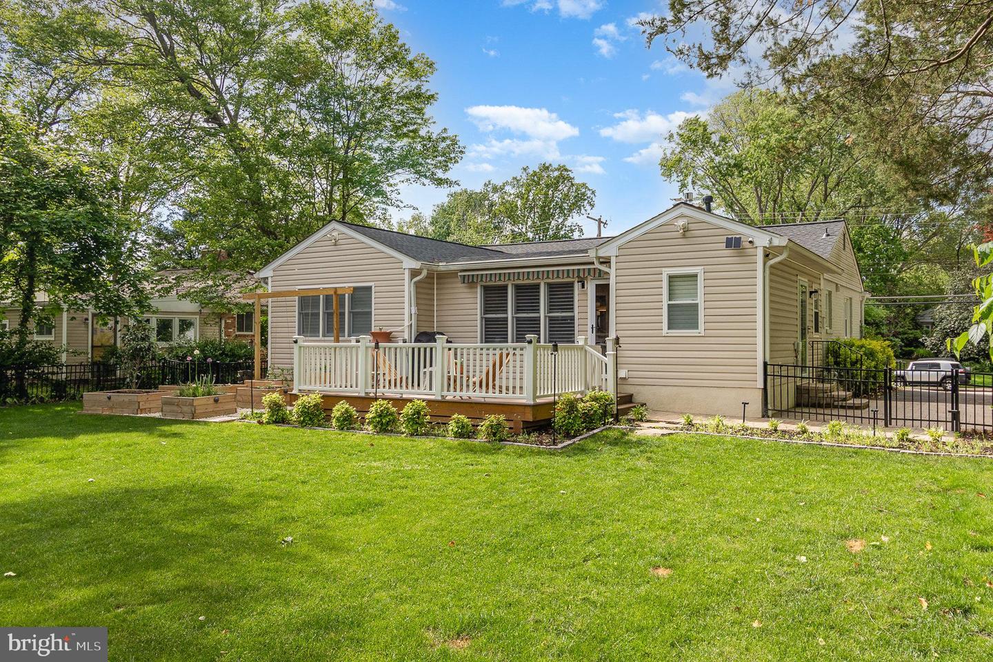 2001 SHENANDOAH RD, ALEXANDRIA, Virginia 22308, 3 Bedrooms Bedrooms, ,2 BathroomsBathrooms,Residential,For sale,2001 SHENANDOAH RD,VAFX2238302 MLS # VAFX2238302